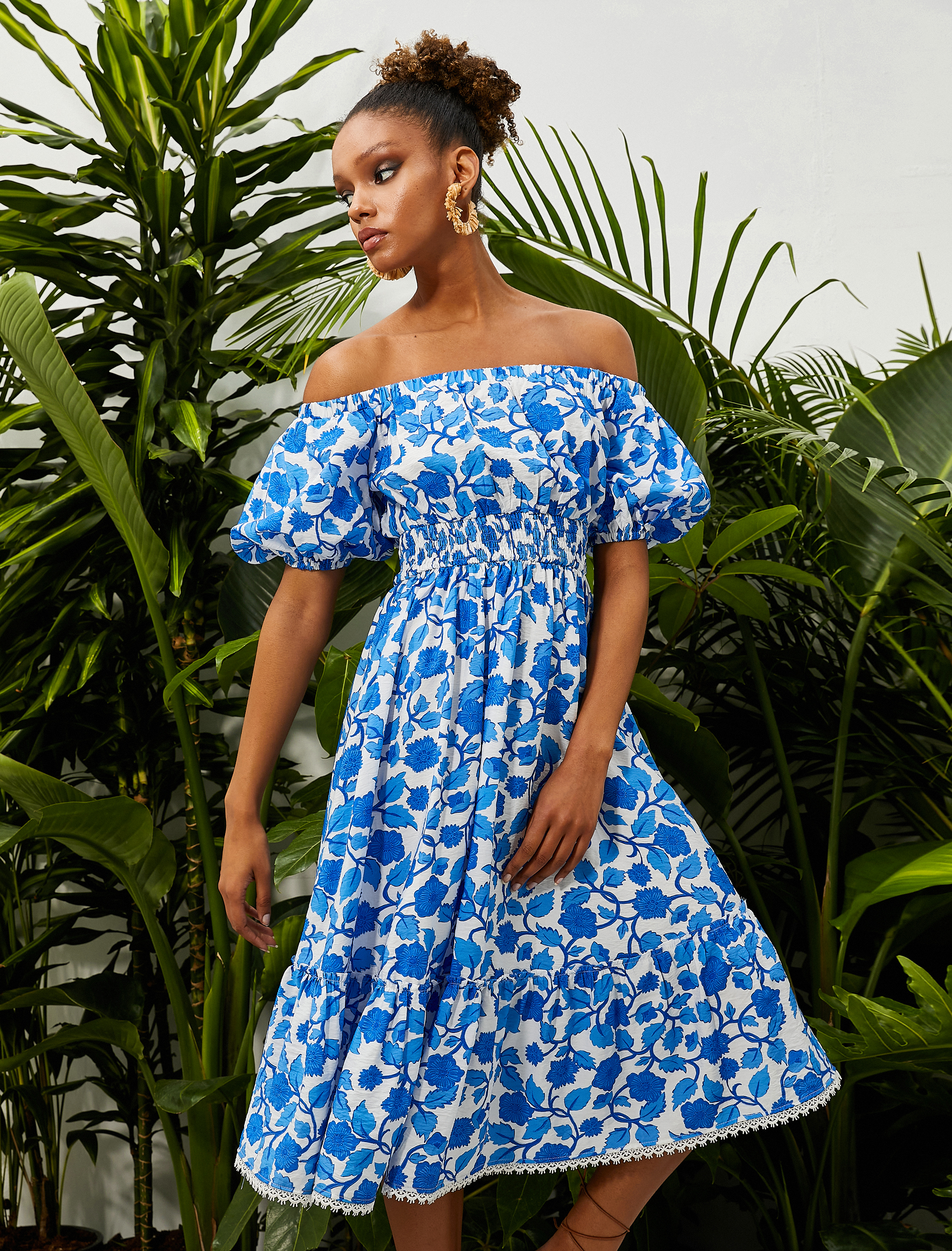   Çiçekli Midi Boy Elbise Omzu Açık Viskon