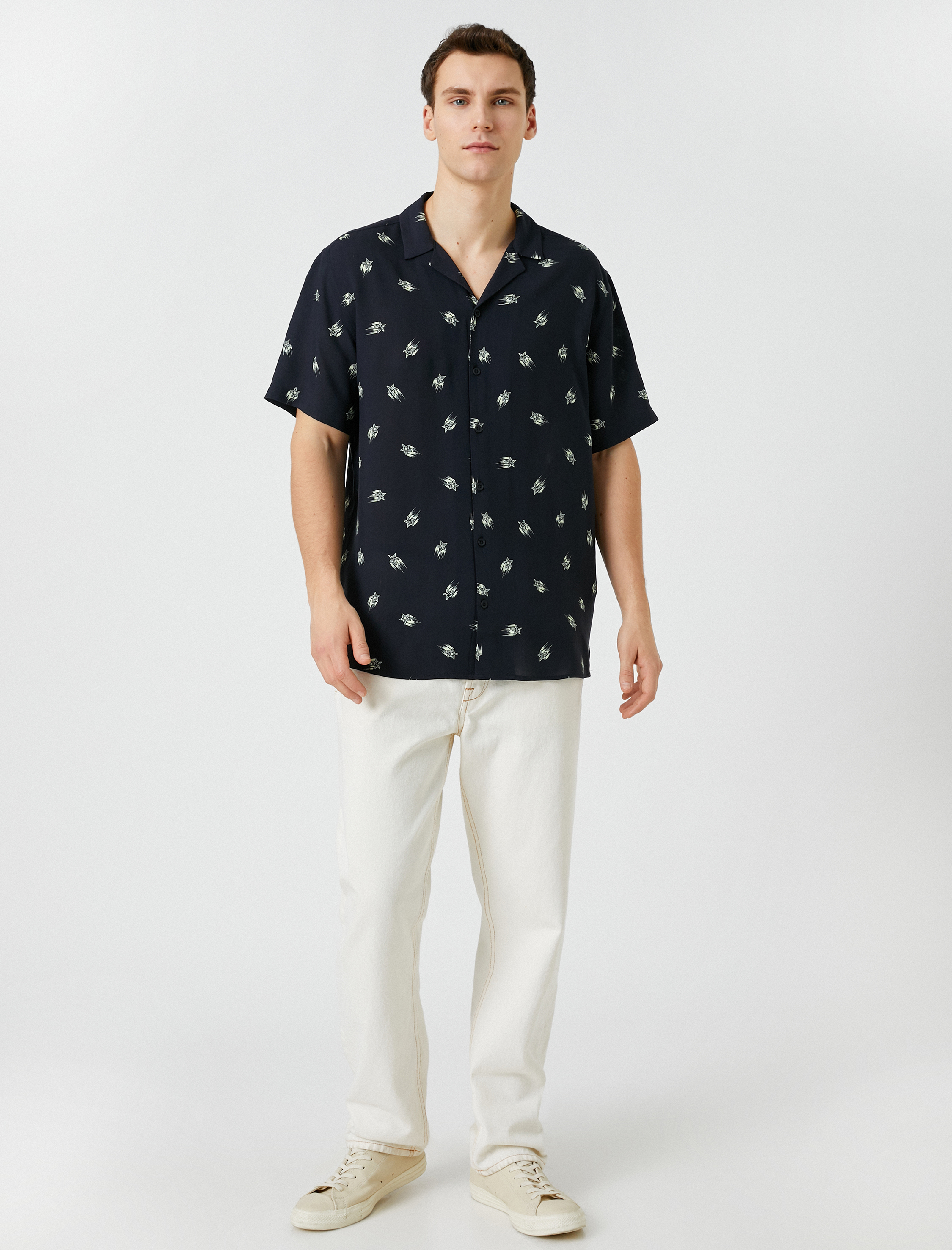   Yazlık Gömlek Kısa Kollu Devrik Yaka Yıldız Baskılı