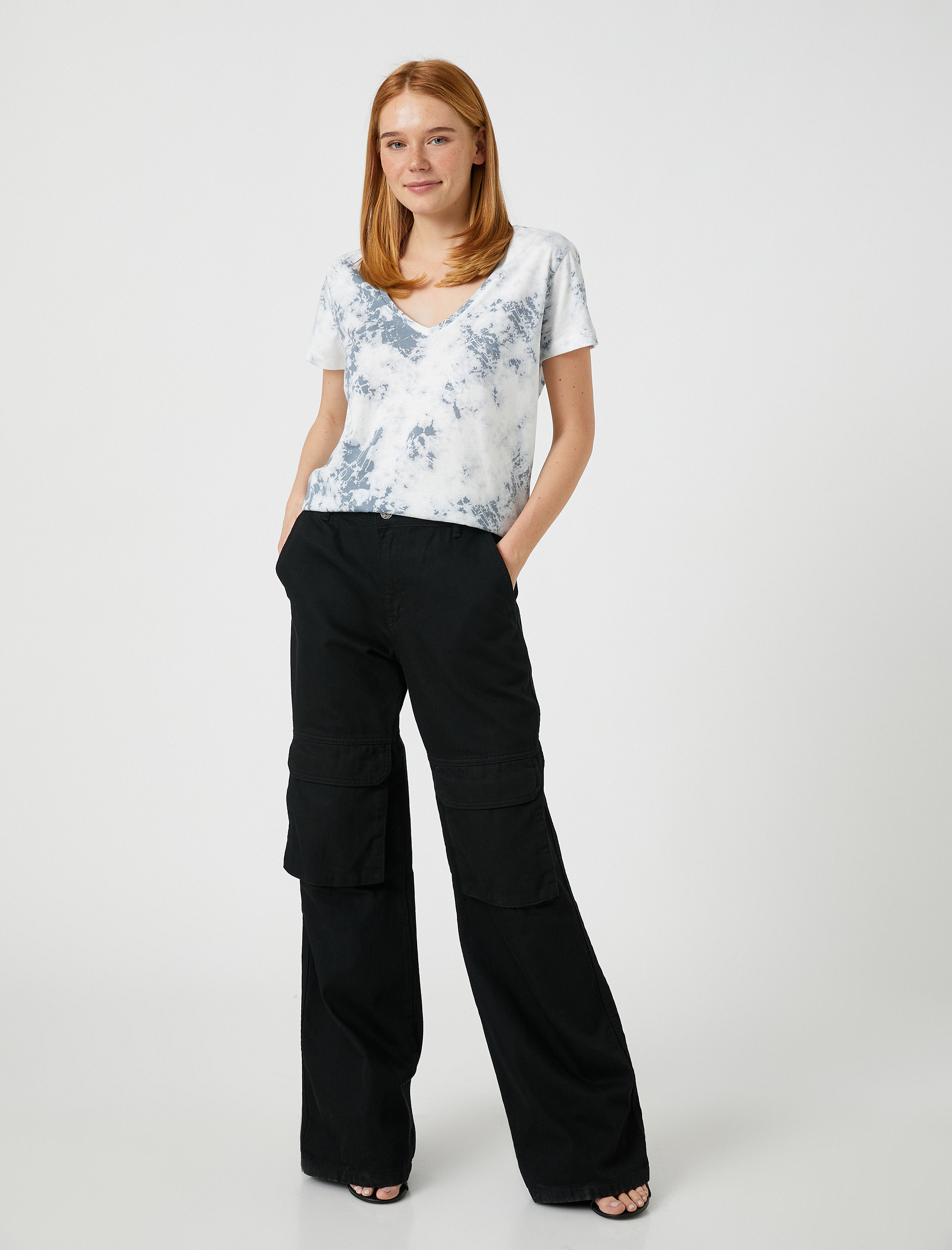   Batik Görünümlü Tişört V Yaka