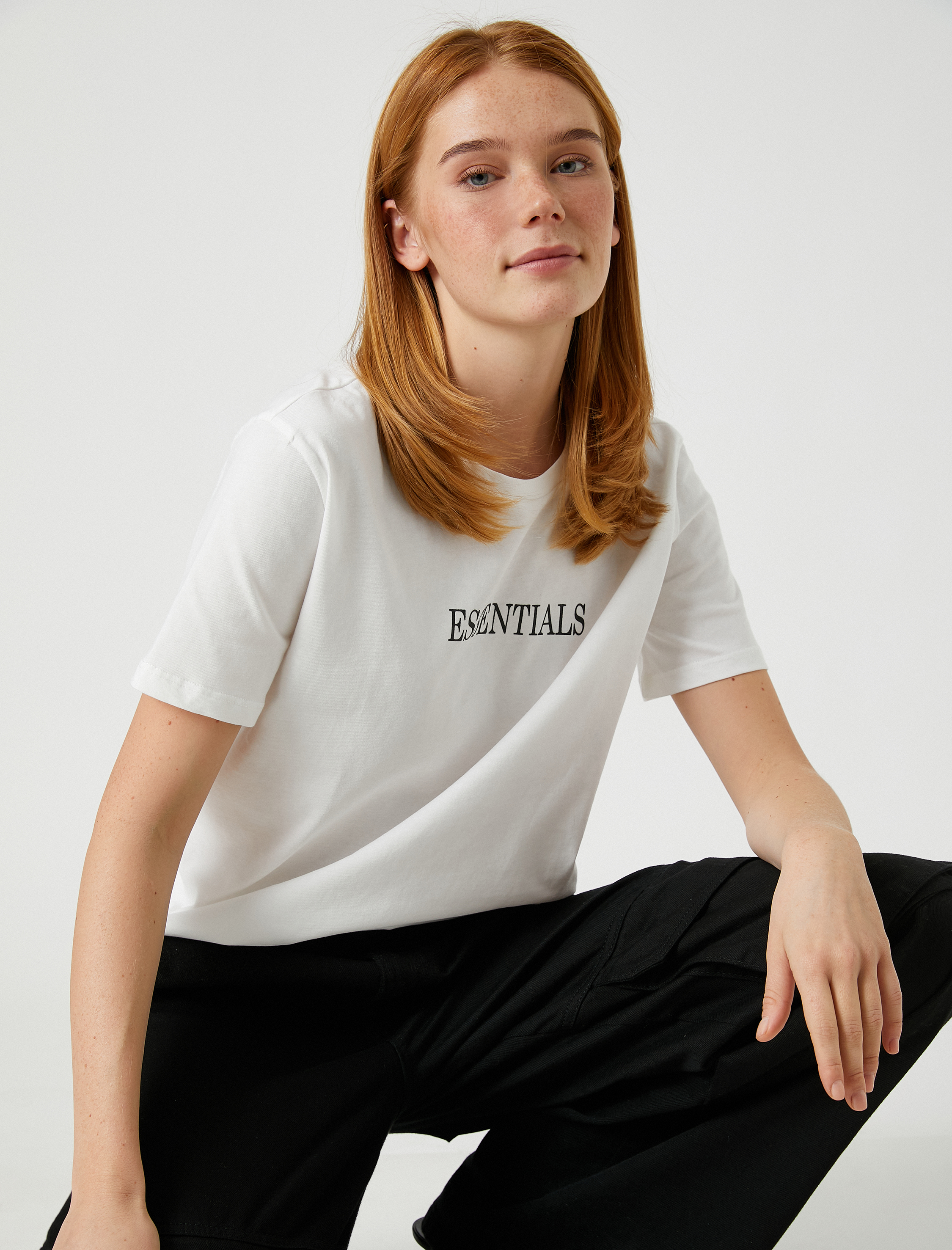   Yazı Baskılı Tişört V Yaka