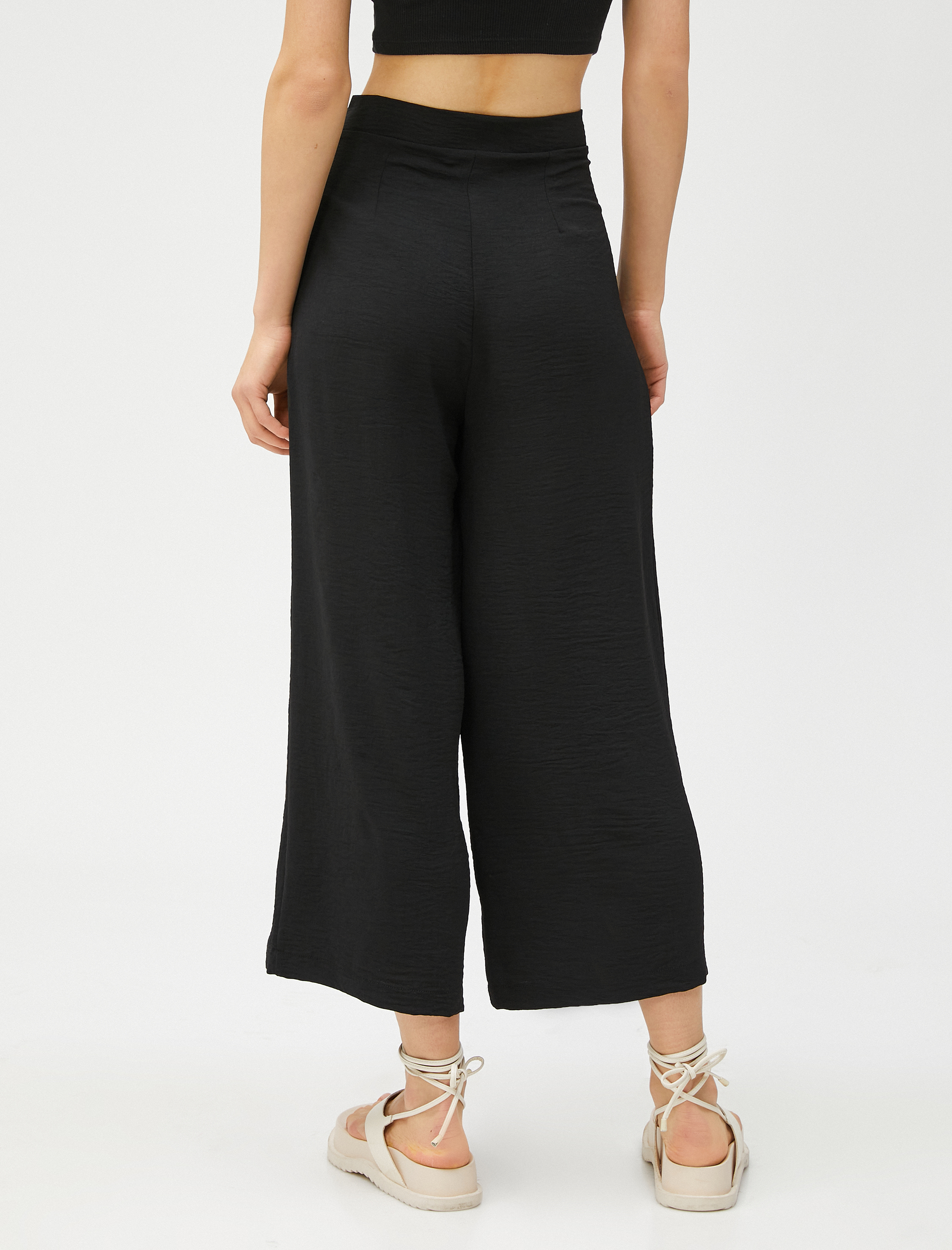   Bol Paça Pantolon Önü Pilise Detaylı