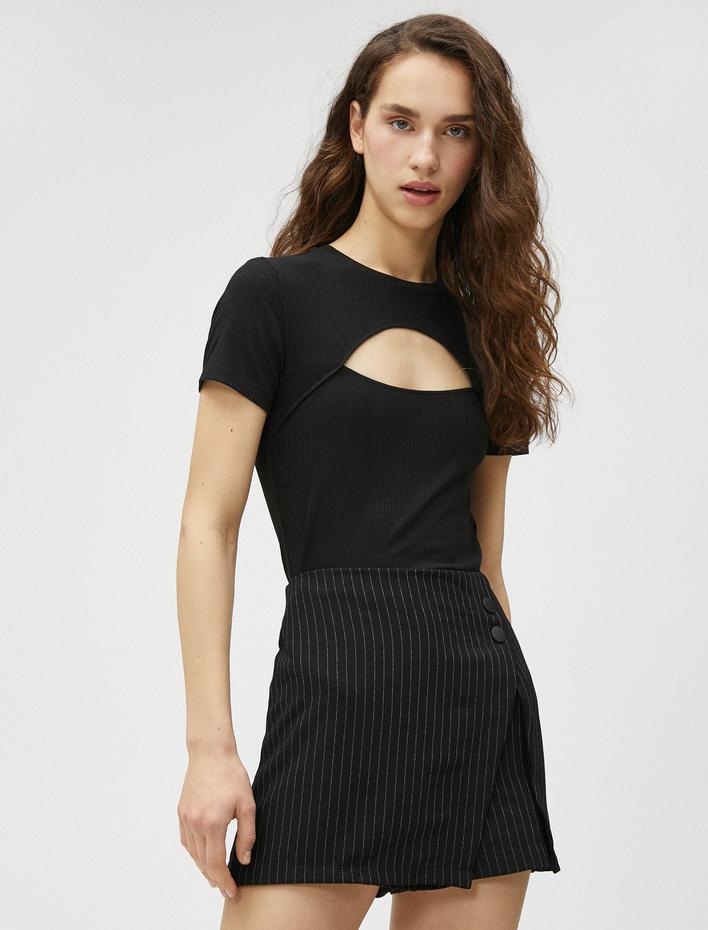  Bisiklet Yaka Tişört Kısa Kollu Pencere Detaylı Fitilli