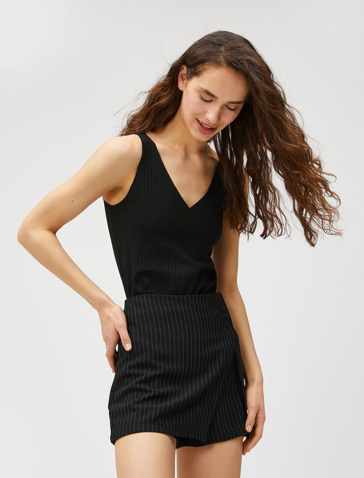  V Yaka Fitilli Atlet Viskon Karışımlı Kolsuz