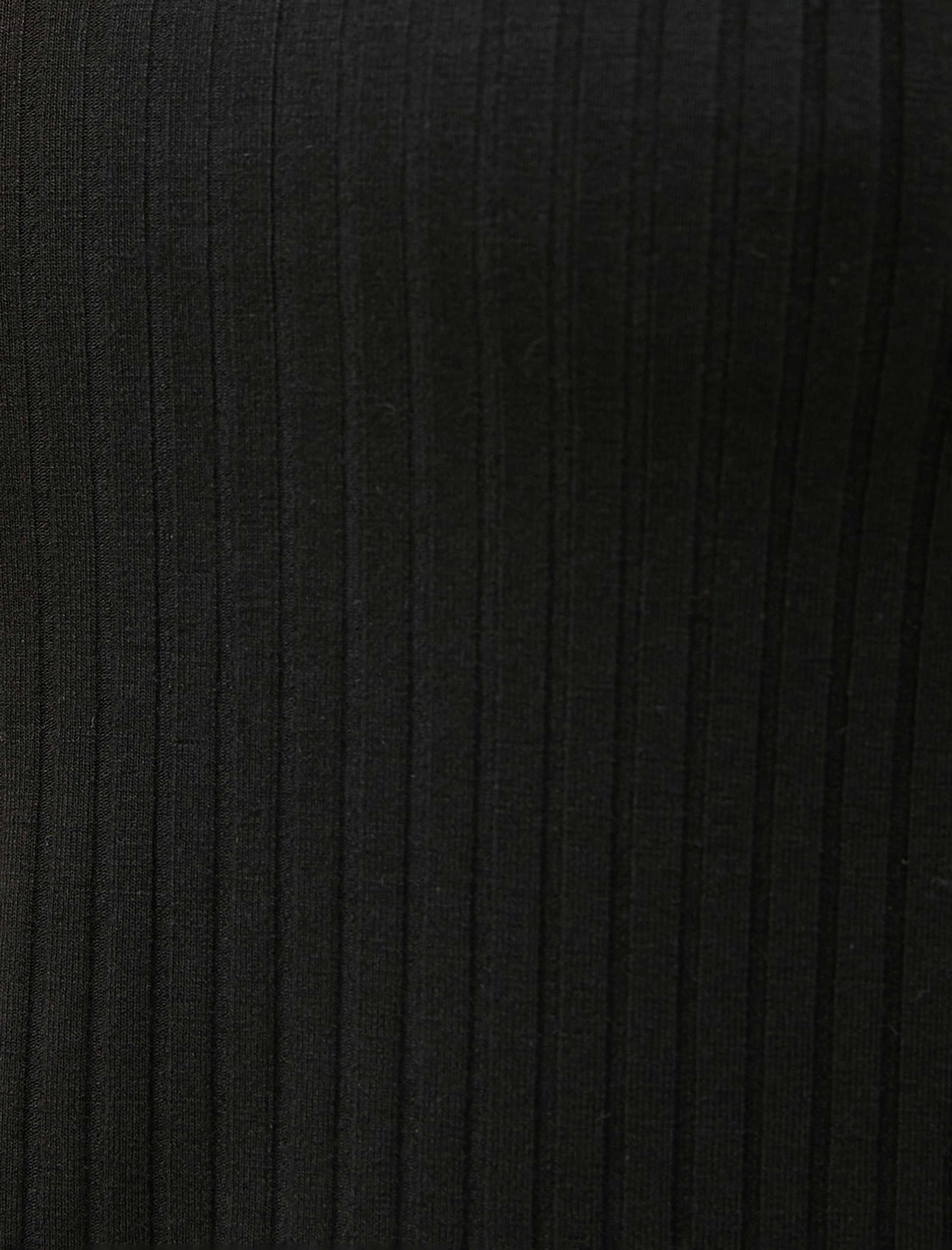   V Yaka Fitilli Atlet Viskon Karışımlı Kolsuz