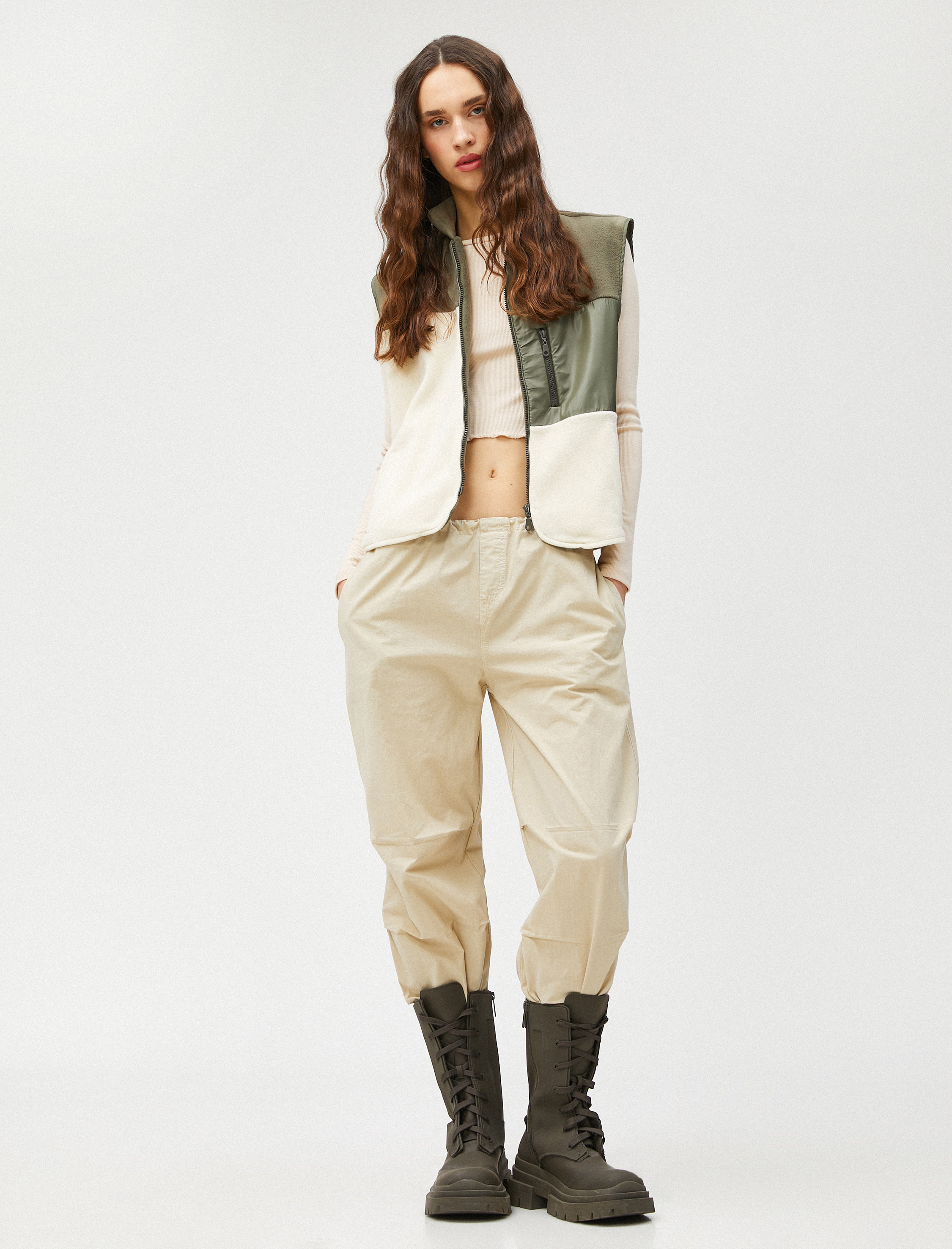   Polar Yelek Dik Yaka Fermuarlı Cep Detaylı Renk Bloklu