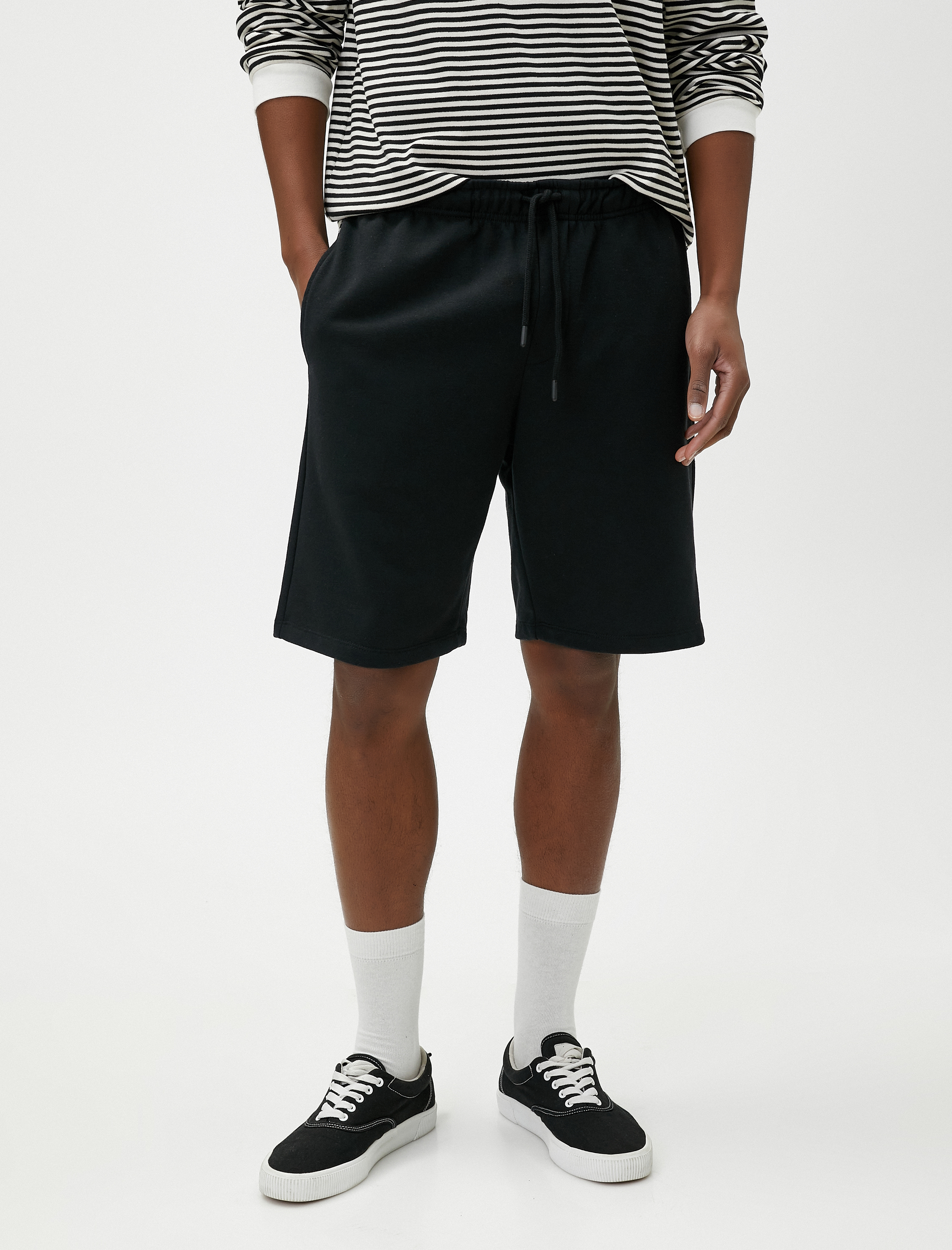   Beli Bağcıklı Şort Cep Detaylı Dar Kesim