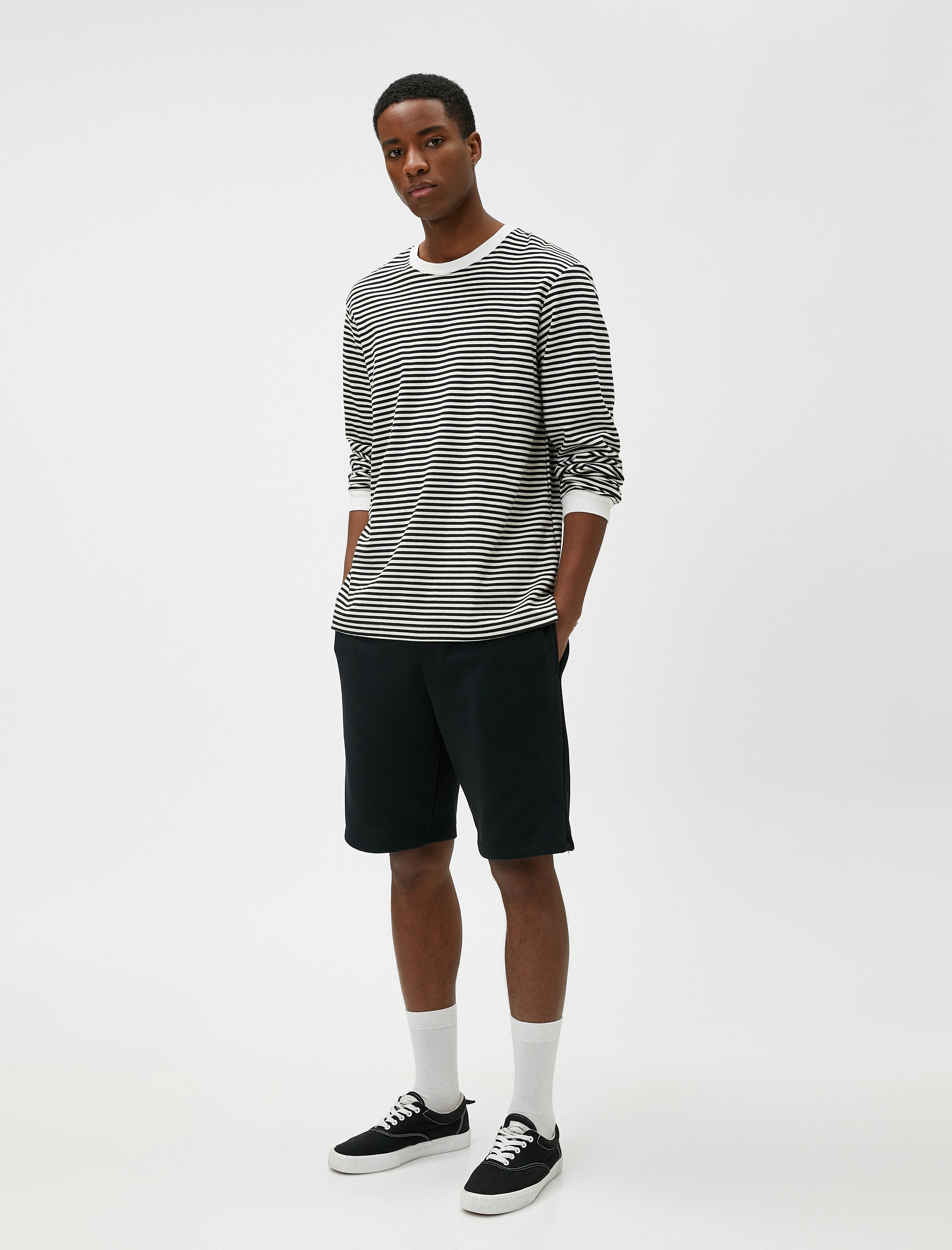   Beli Bağcıklı Şort Cep Detaylı Dar Kesim