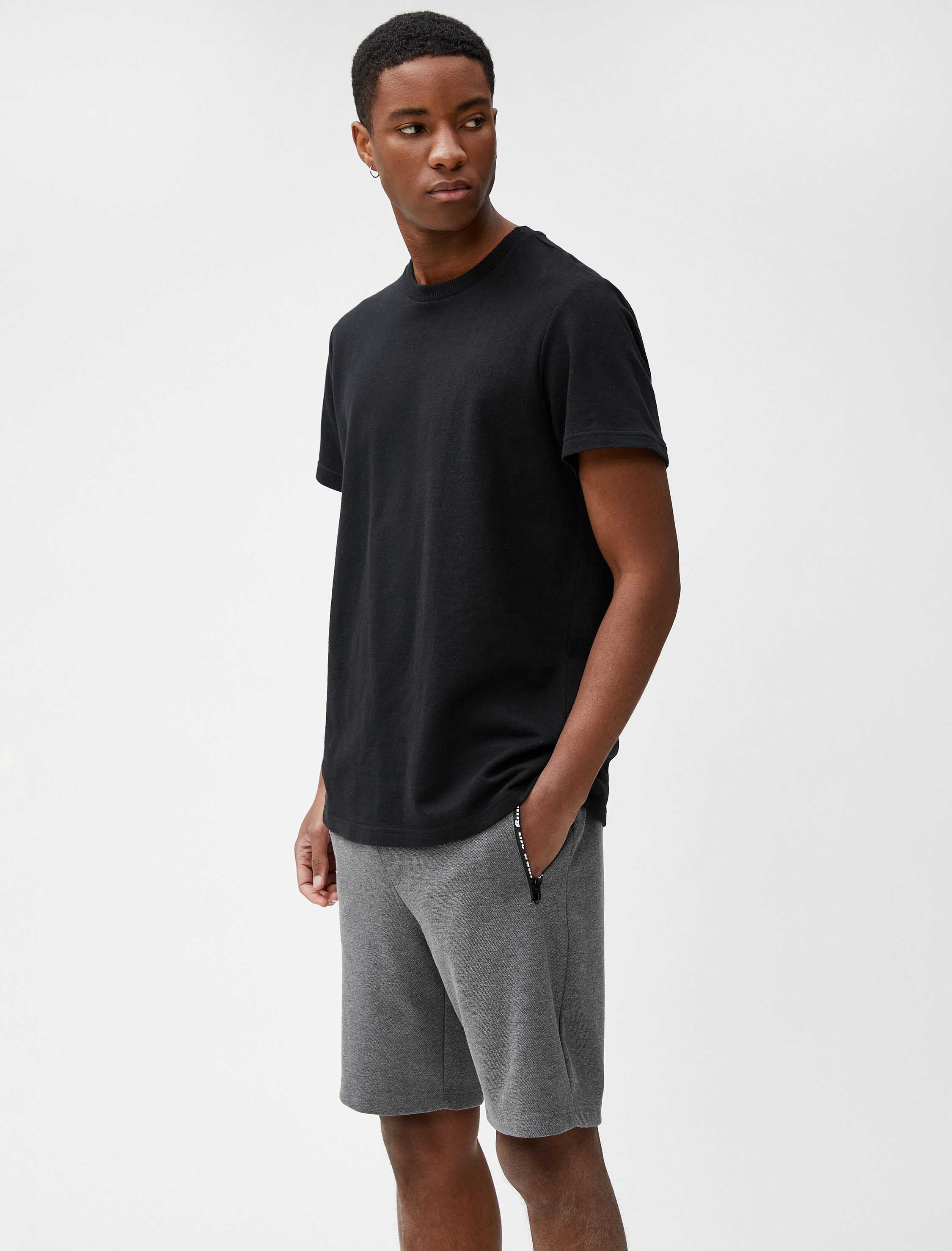 Fermuar Cepli Şort Slogan Detaylı Beli Bağcıklı Dar Kesim