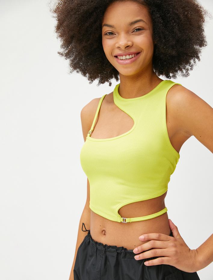  Crop Fitilli Atlet Pencere Detaylı Metal Aksesuarlı