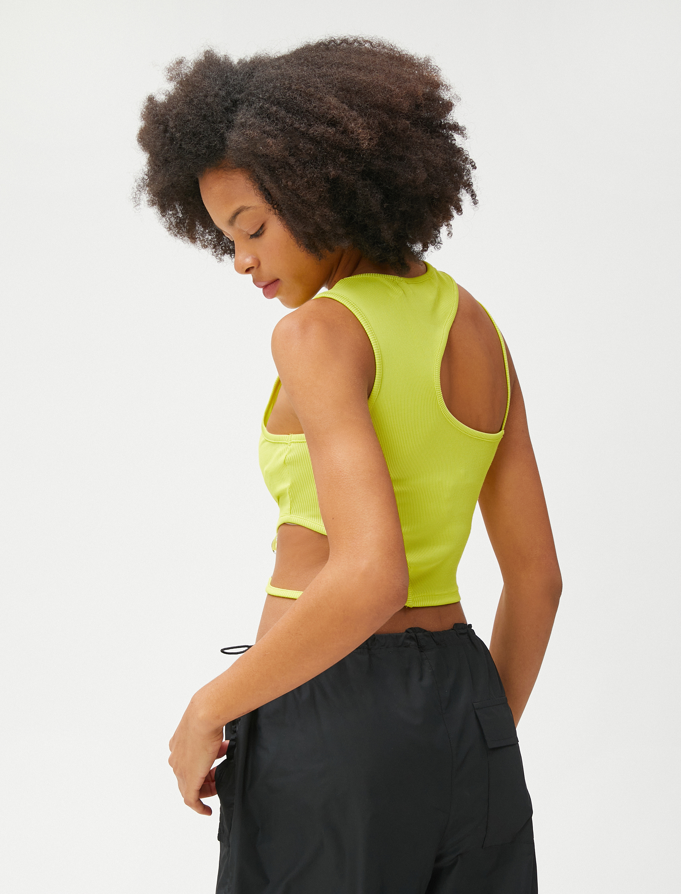   Crop Fitilli Atlet Pencere Detaylı Metal Aksesuarlı