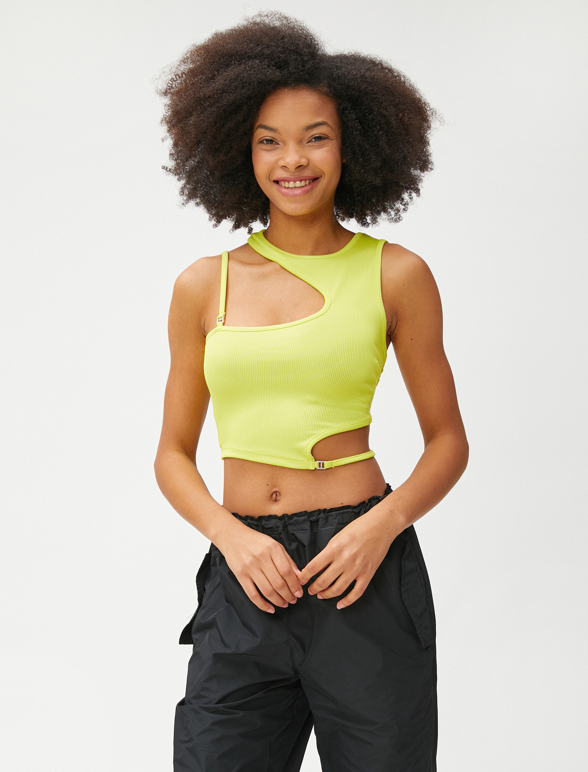   Crop Fitilli Atlet Pencere Detaylı Metal Aksesuarlı