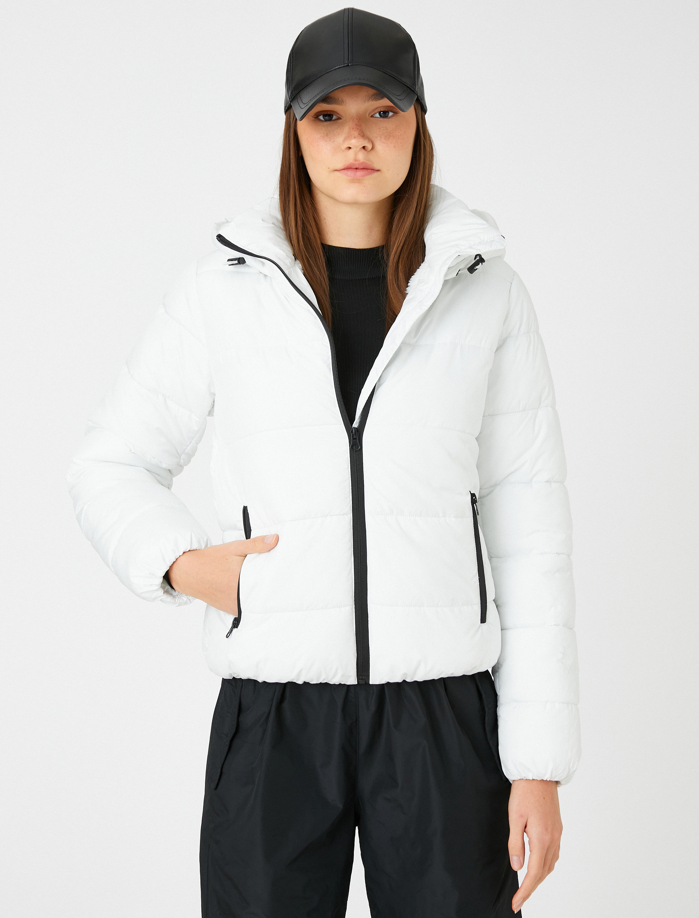   Kısa Şişme Mont Dik Yaka