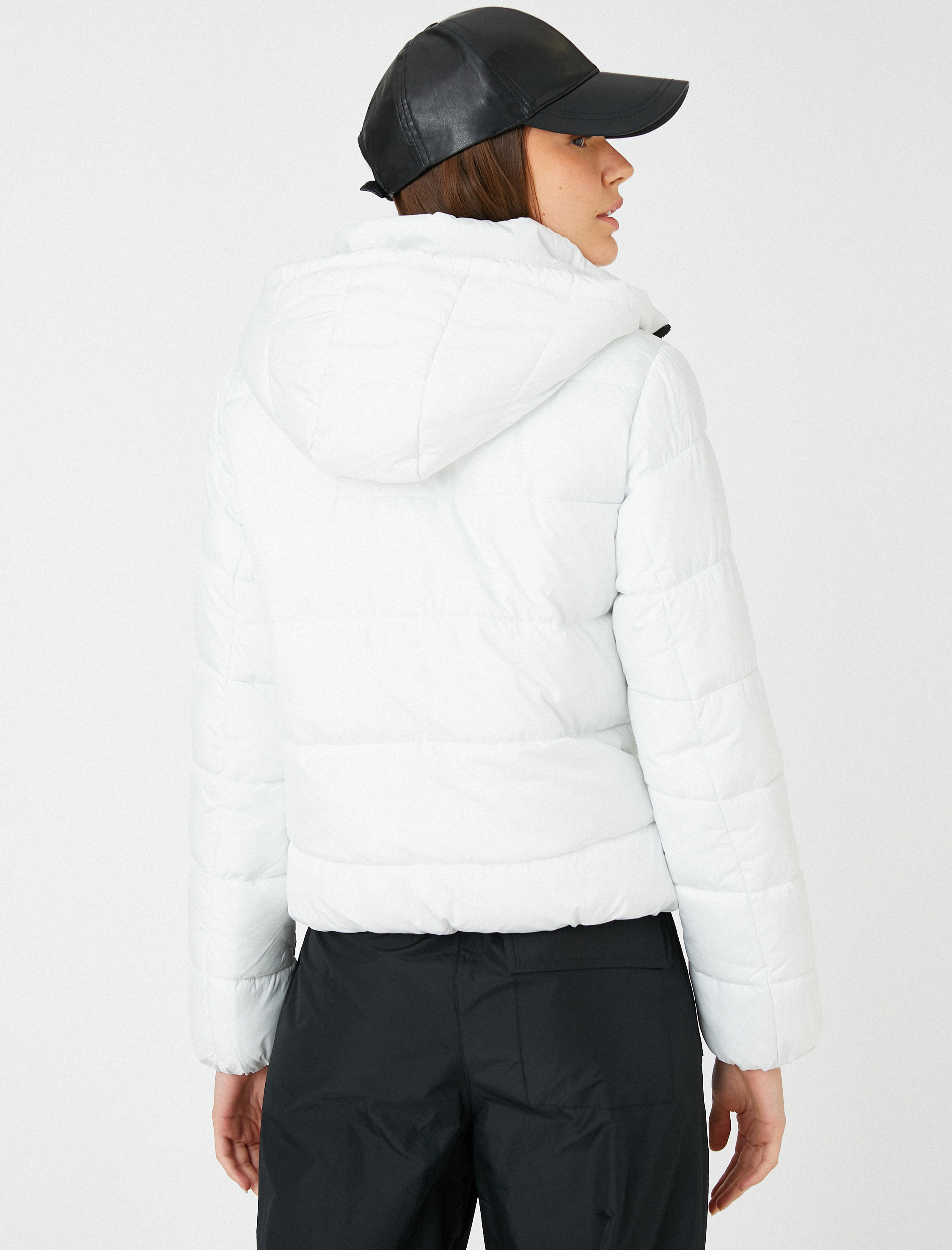   Kısa Şişme Mont Dik Yaka