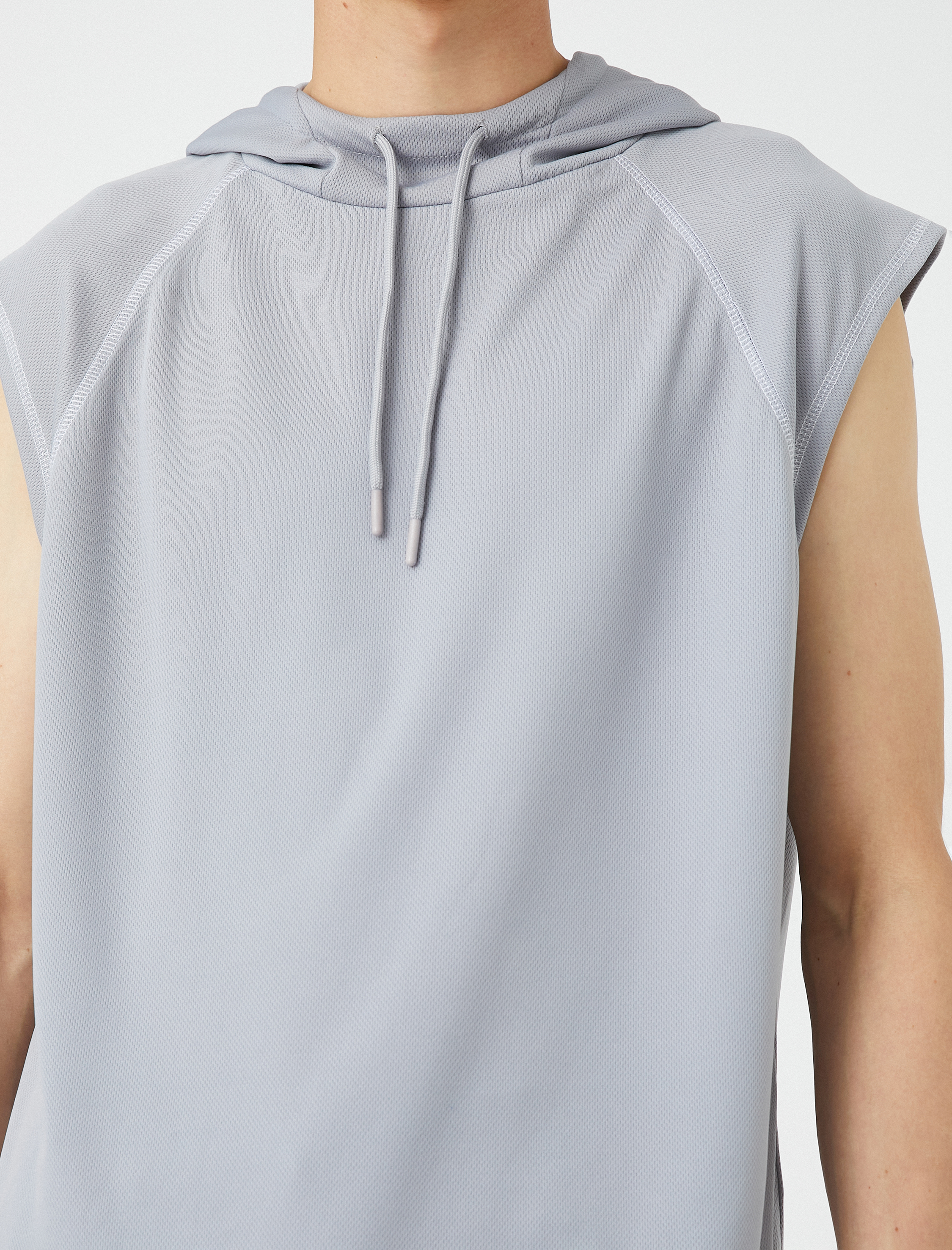   Sporcu Atleti Kapşonlu Dikiş Detaylı Kolsuz