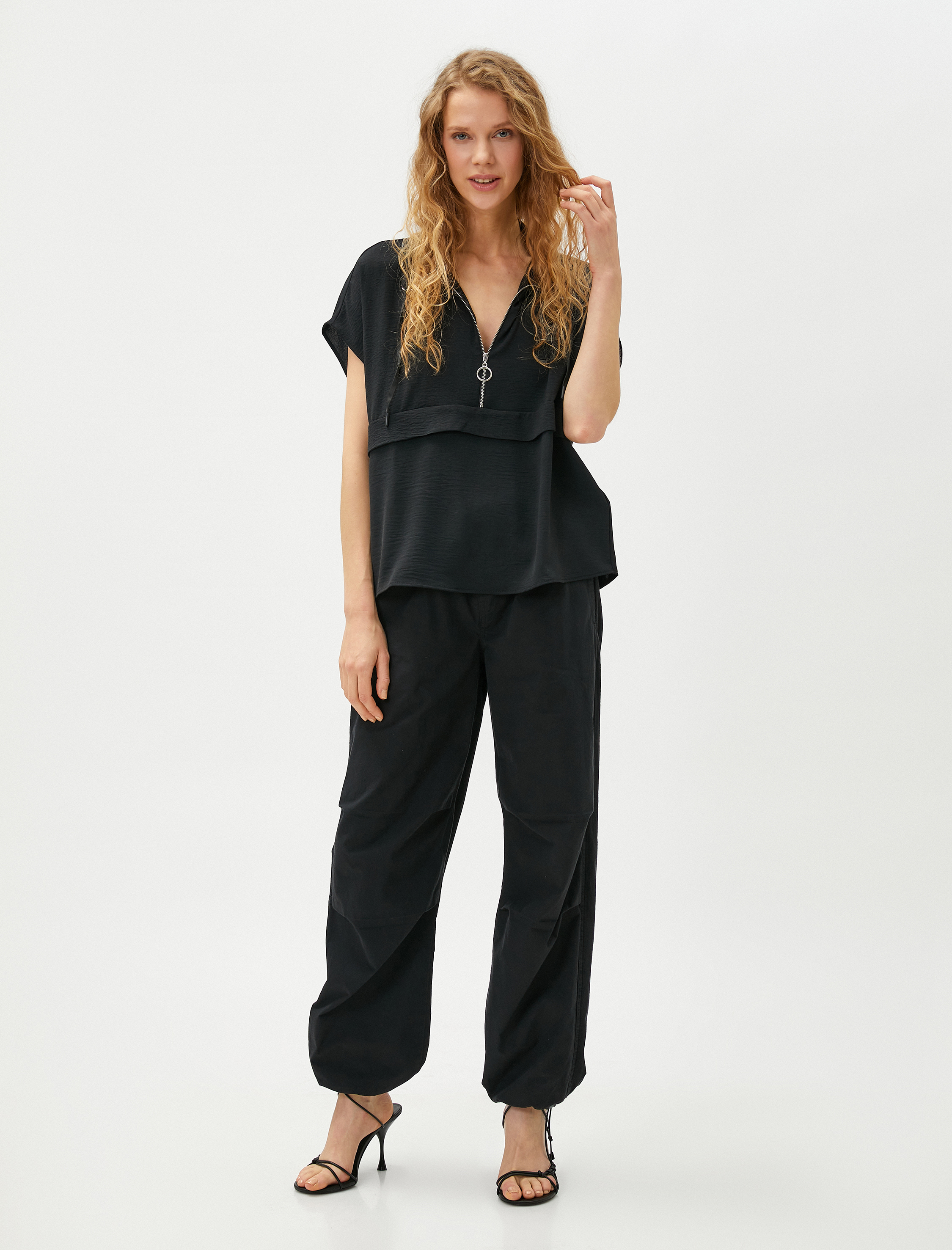   Yarım Fermuarlı Bluz Düşük Kollu