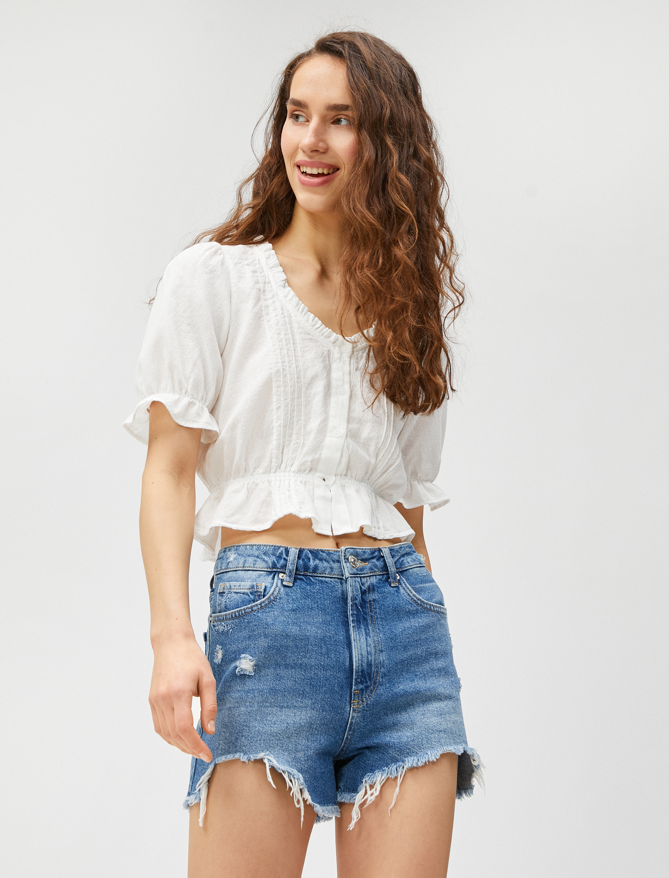   Crop Bluz Balon Kollu V Yaka Fırfırlı Düğmeli Pamuklu