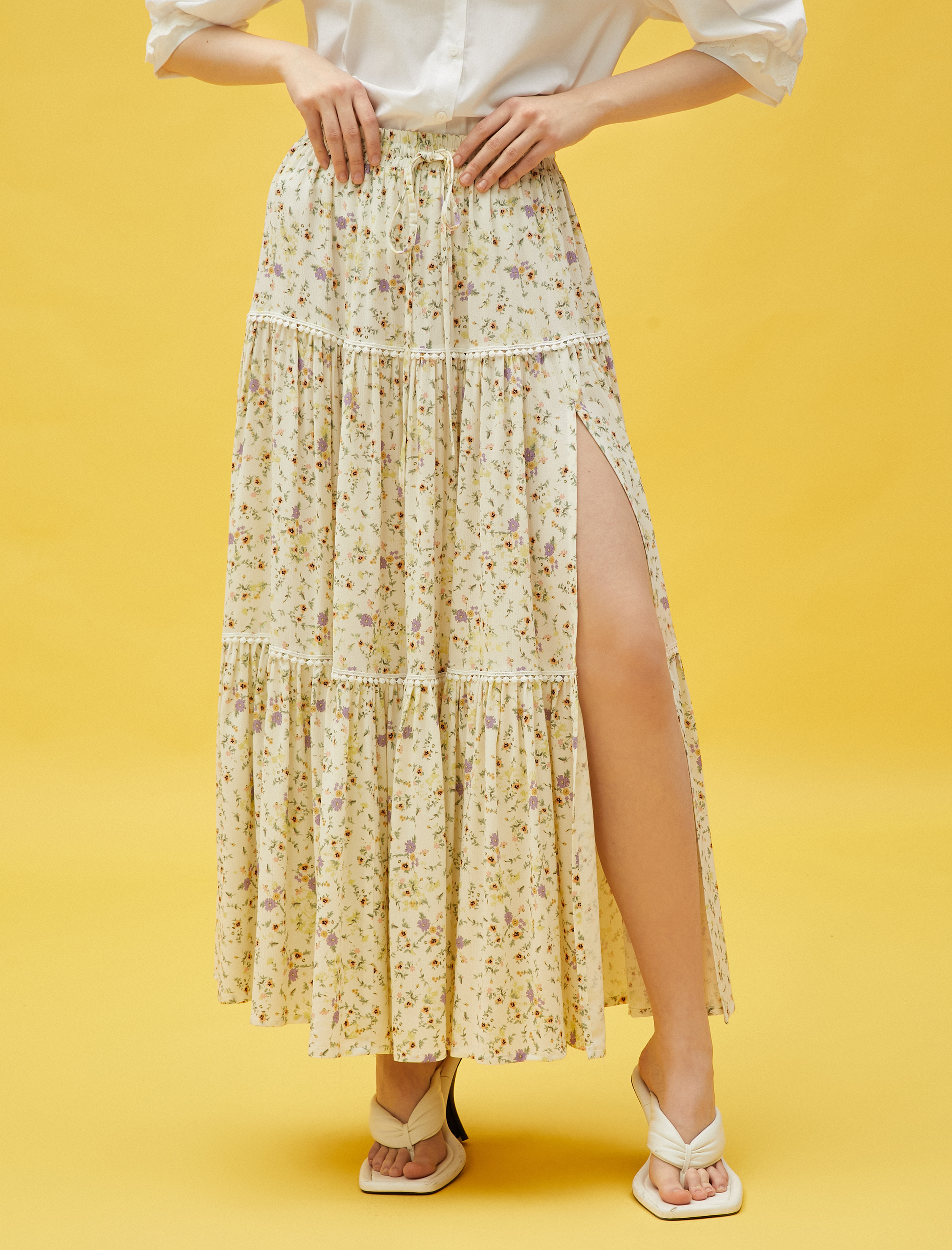   Çiçekli Katlı Yırtmaçlı Uzun Etek