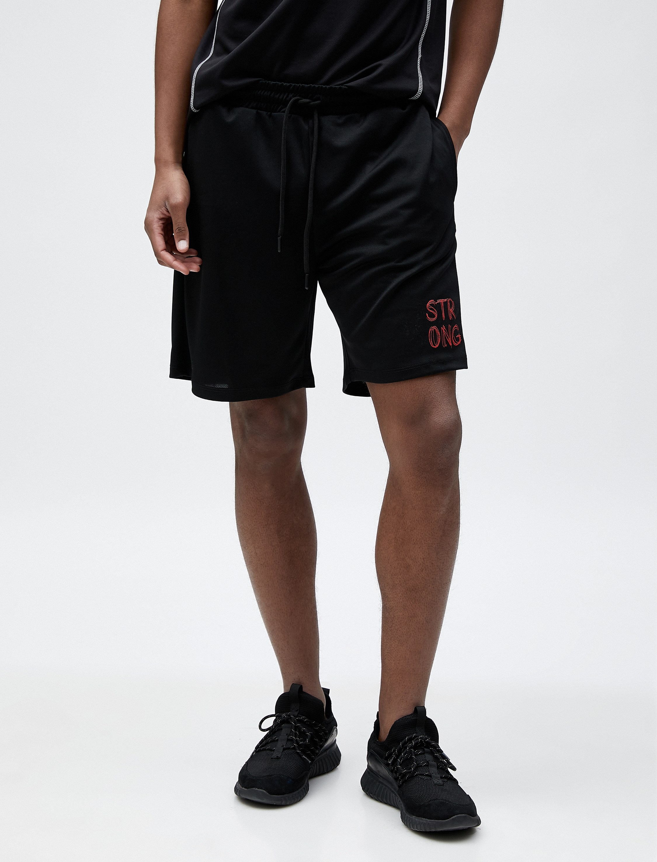   Spor Şort Slogan Baskılı Beli Bağcıklı Cep Detaylı