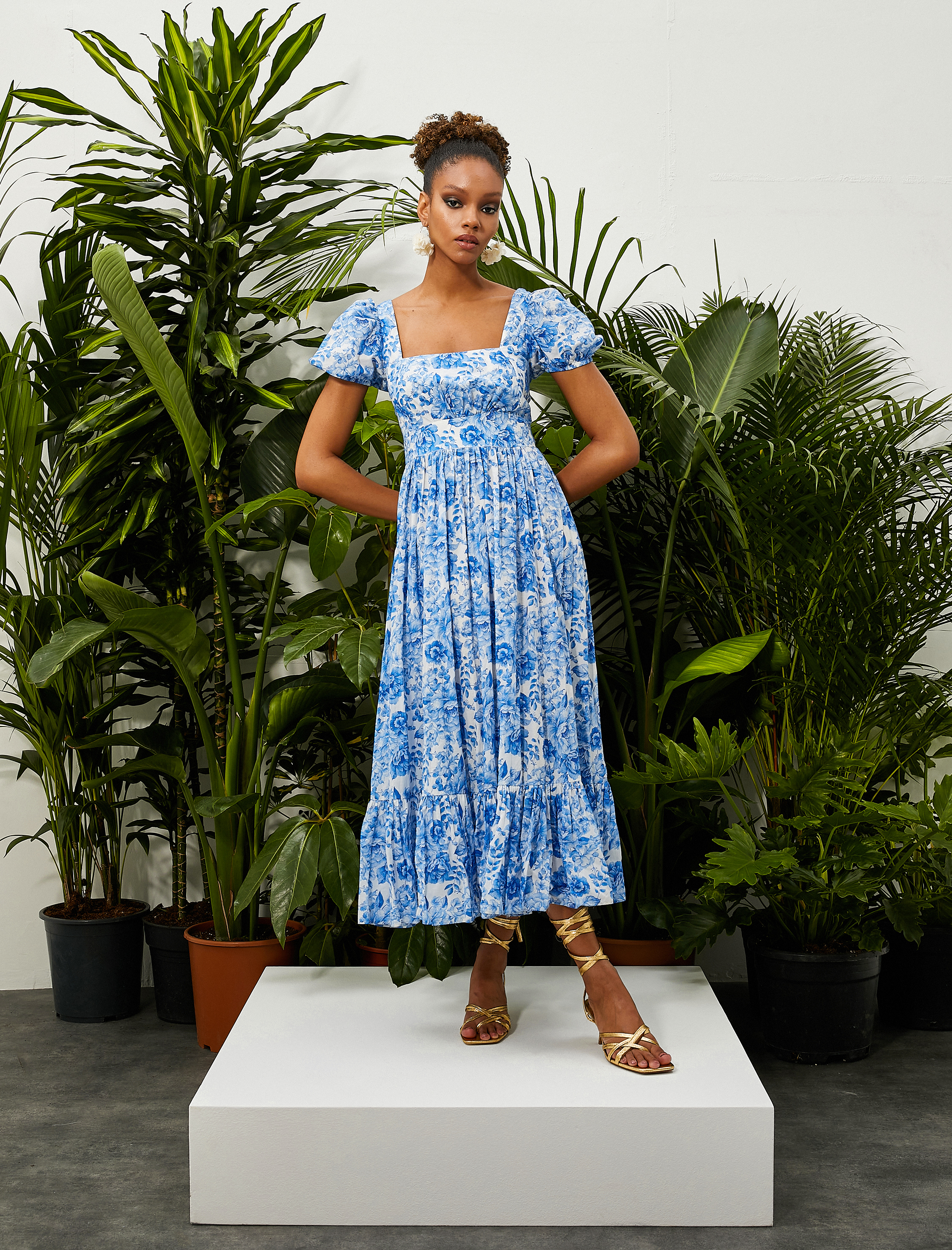   Çiçekli Elbise Balon Kollu Kare Yaka