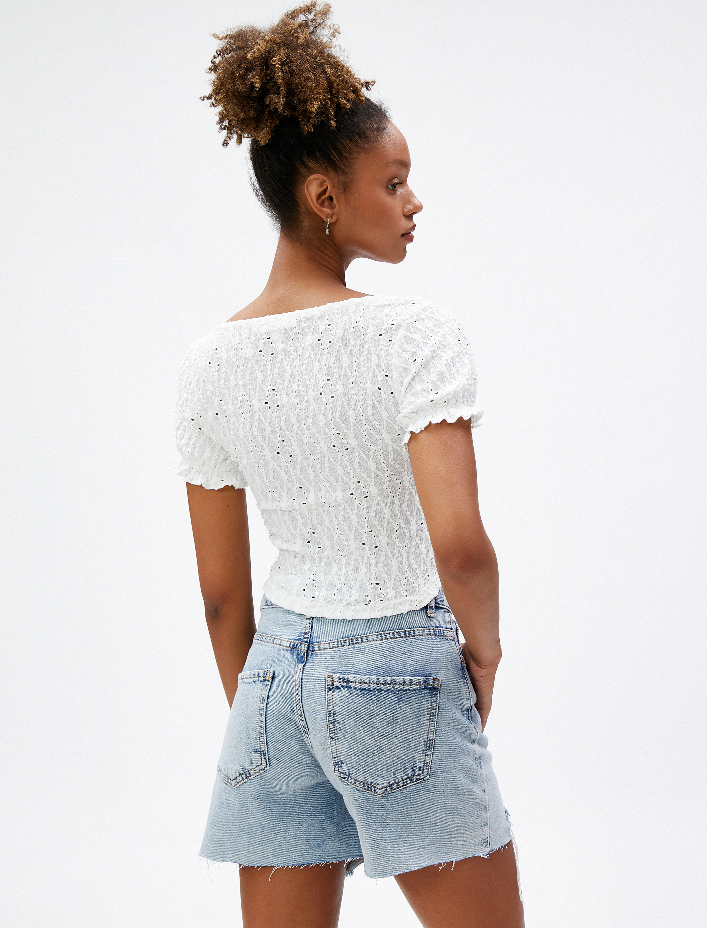   Crop Tişört Fisto Önden Bağlama Detaylı Kısa Kollu Fırfırlı