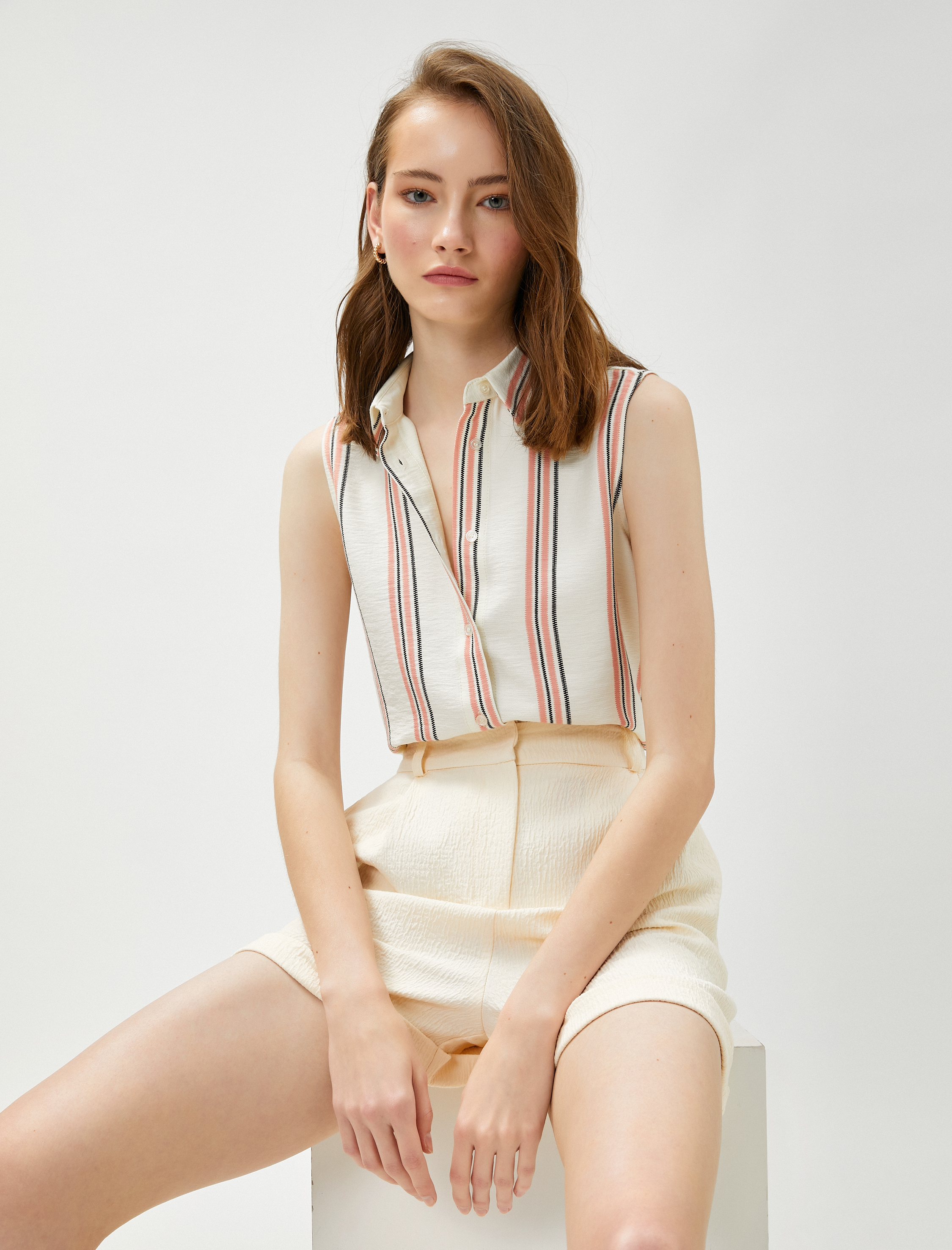   Kolsuz Viskon Gömlek Düğmeli