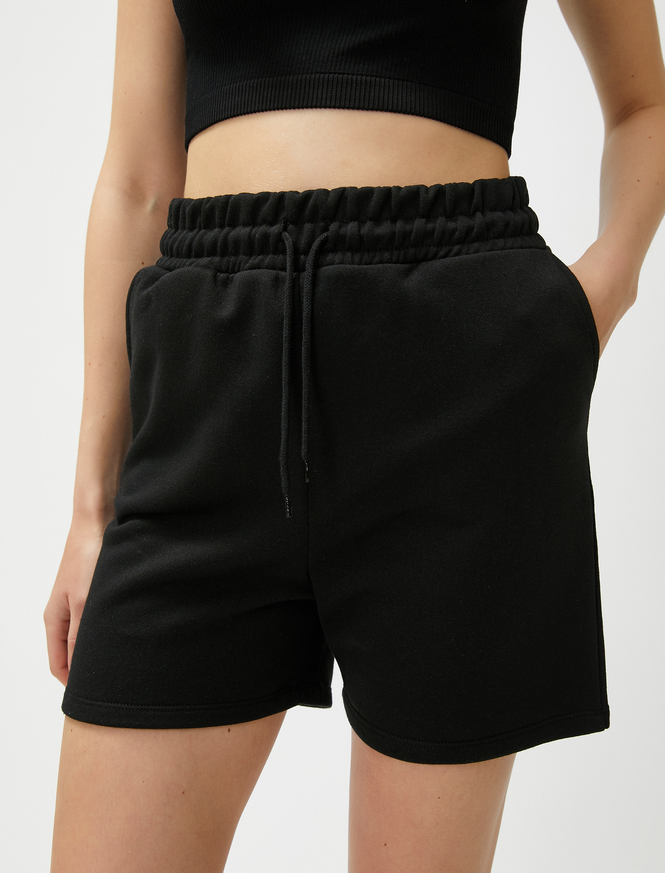   Beli Bağcıklı Şort Cep Detaylı Rahat Kesim