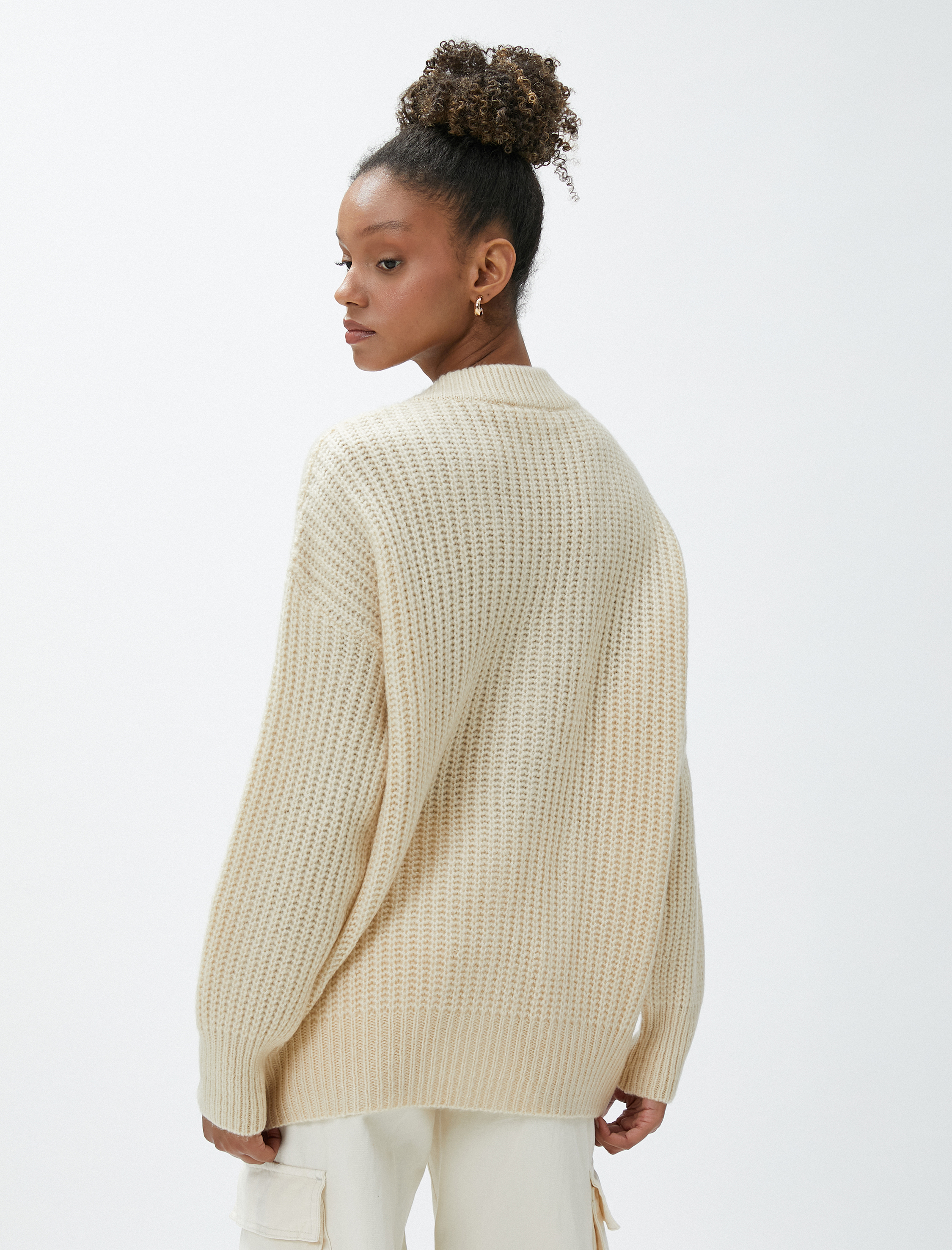   Örgü Hırka V Yaka Düğmeli