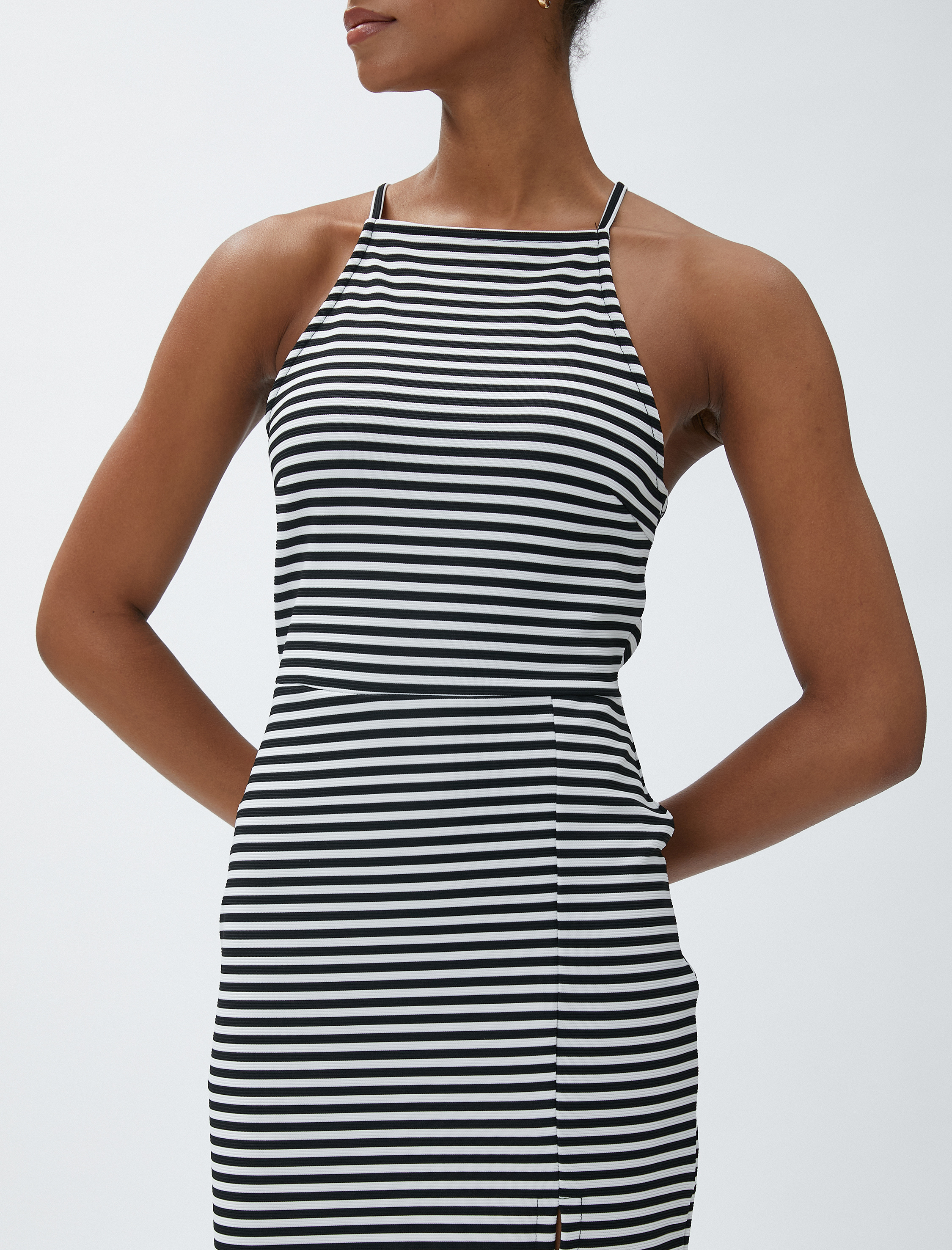   Mini Elbise Halter Yaka Yırtmaç Detaylı Dar Kesim