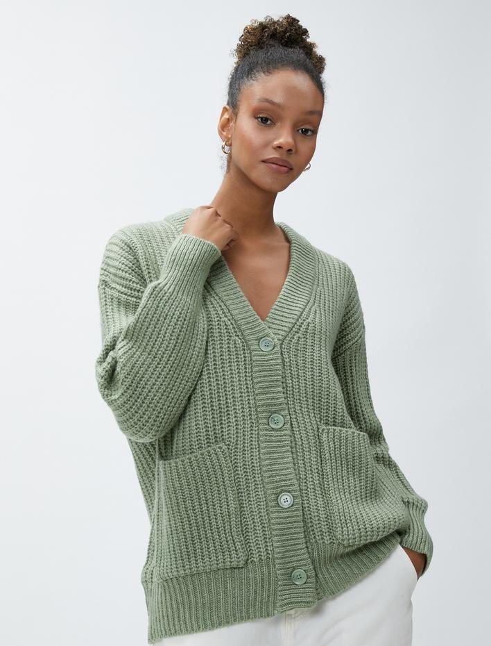  Örgü Hırka V Yaka Düğmeli