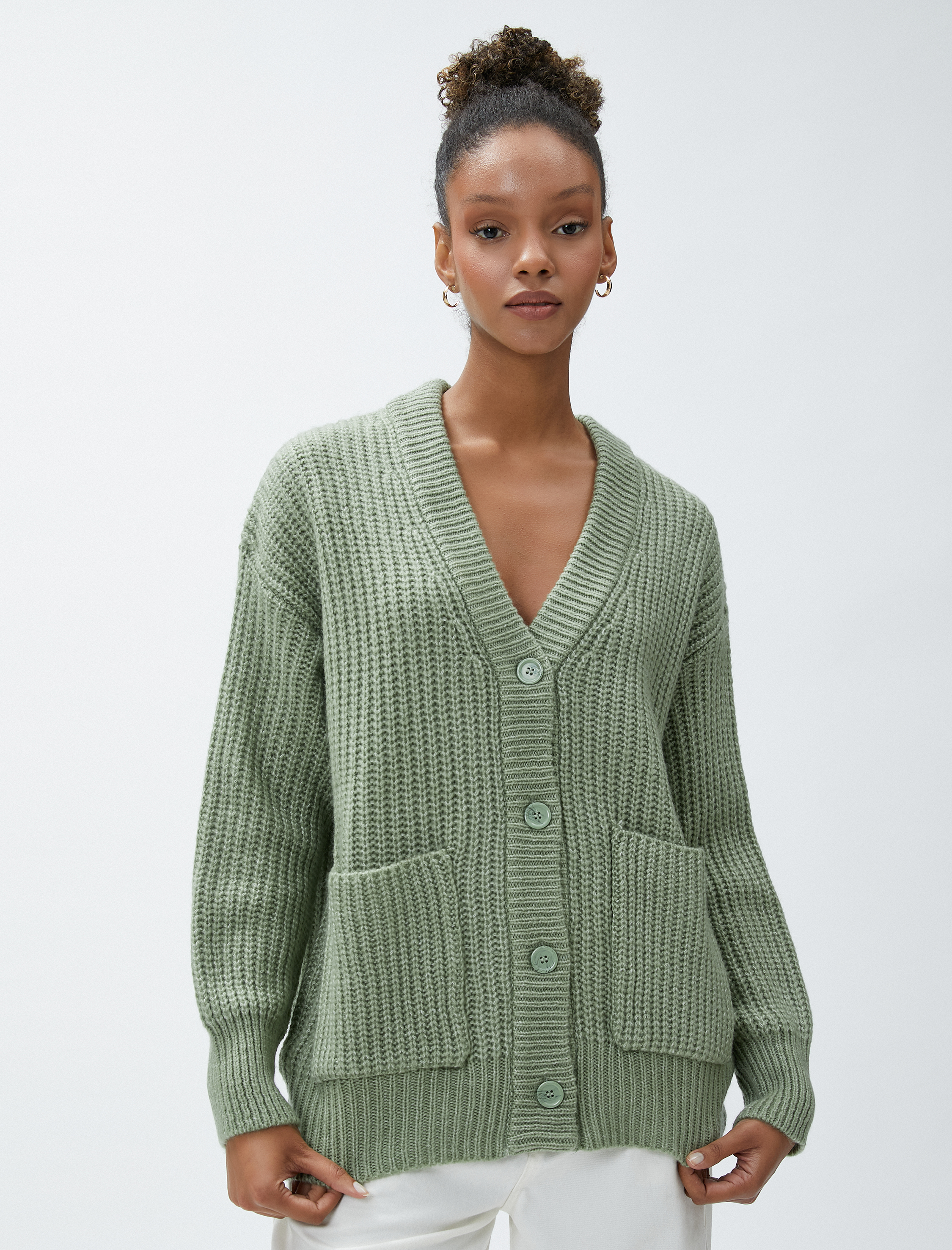   Örgü Hırka V Yaka Düğmeli