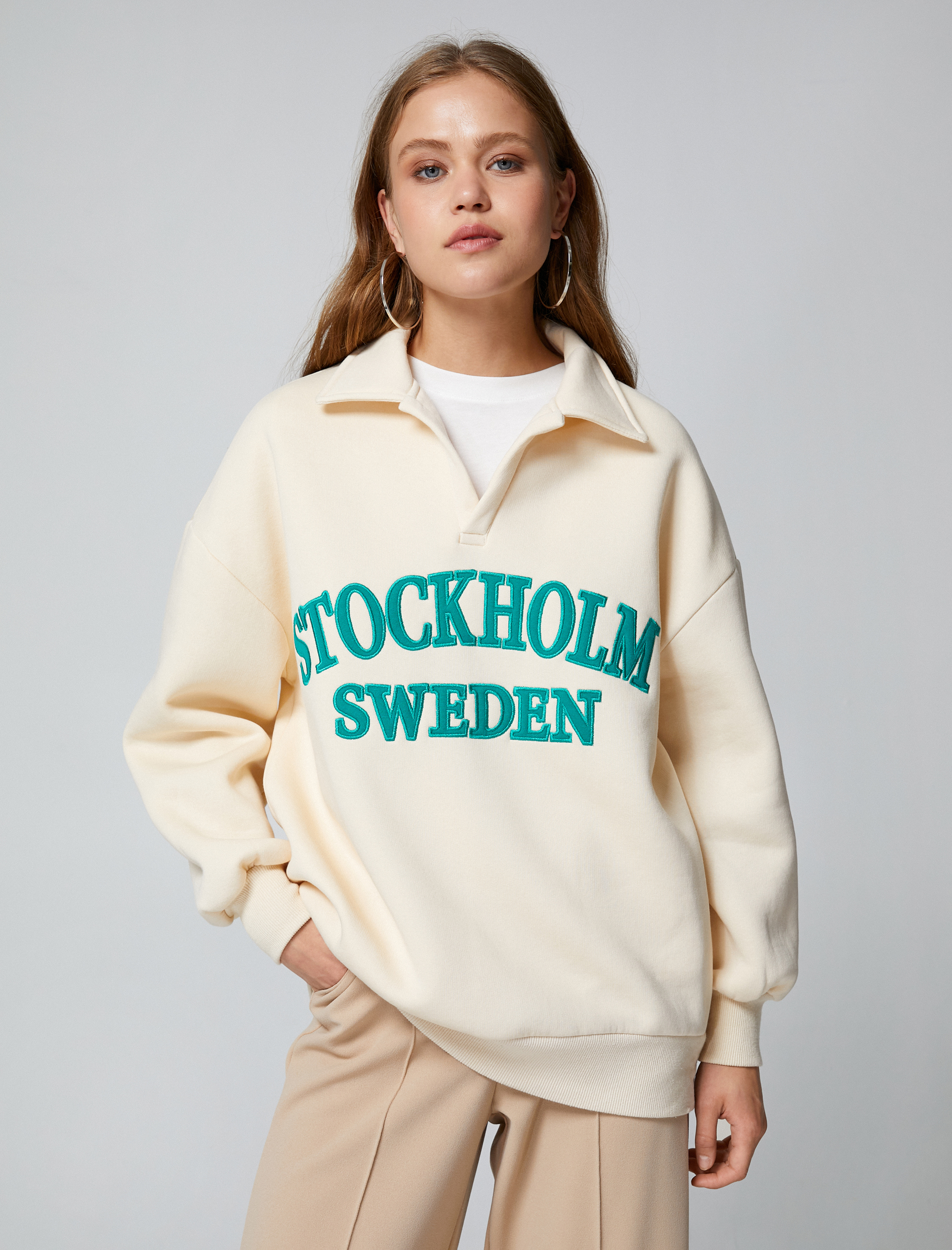   Şardonlu Polo Yaka Oversize Sweatshirt Nakışlı Ribanalı Uzun Kollu