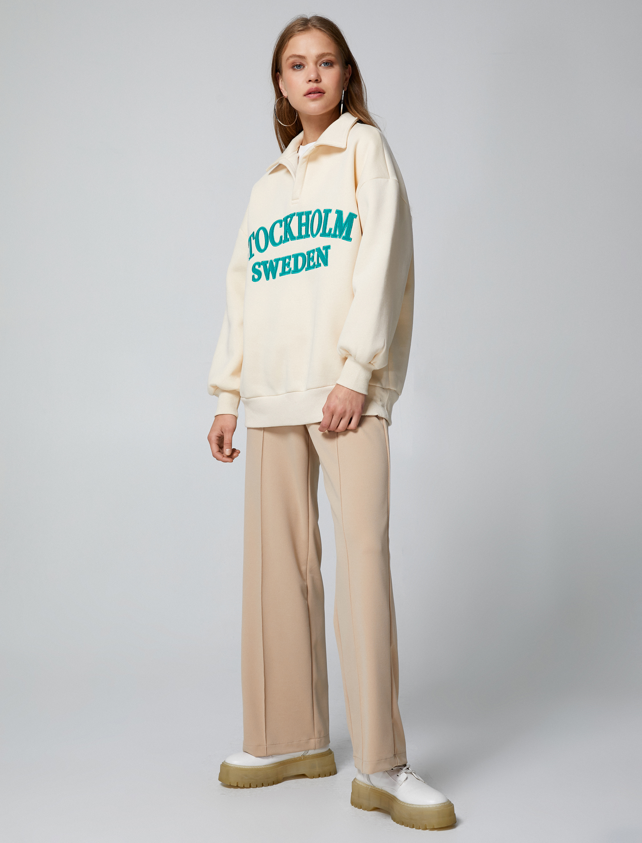   Şardonlu Polo Yaka Oversize Sweatshirt Nakışlı Ribanalı Uzun Kollu