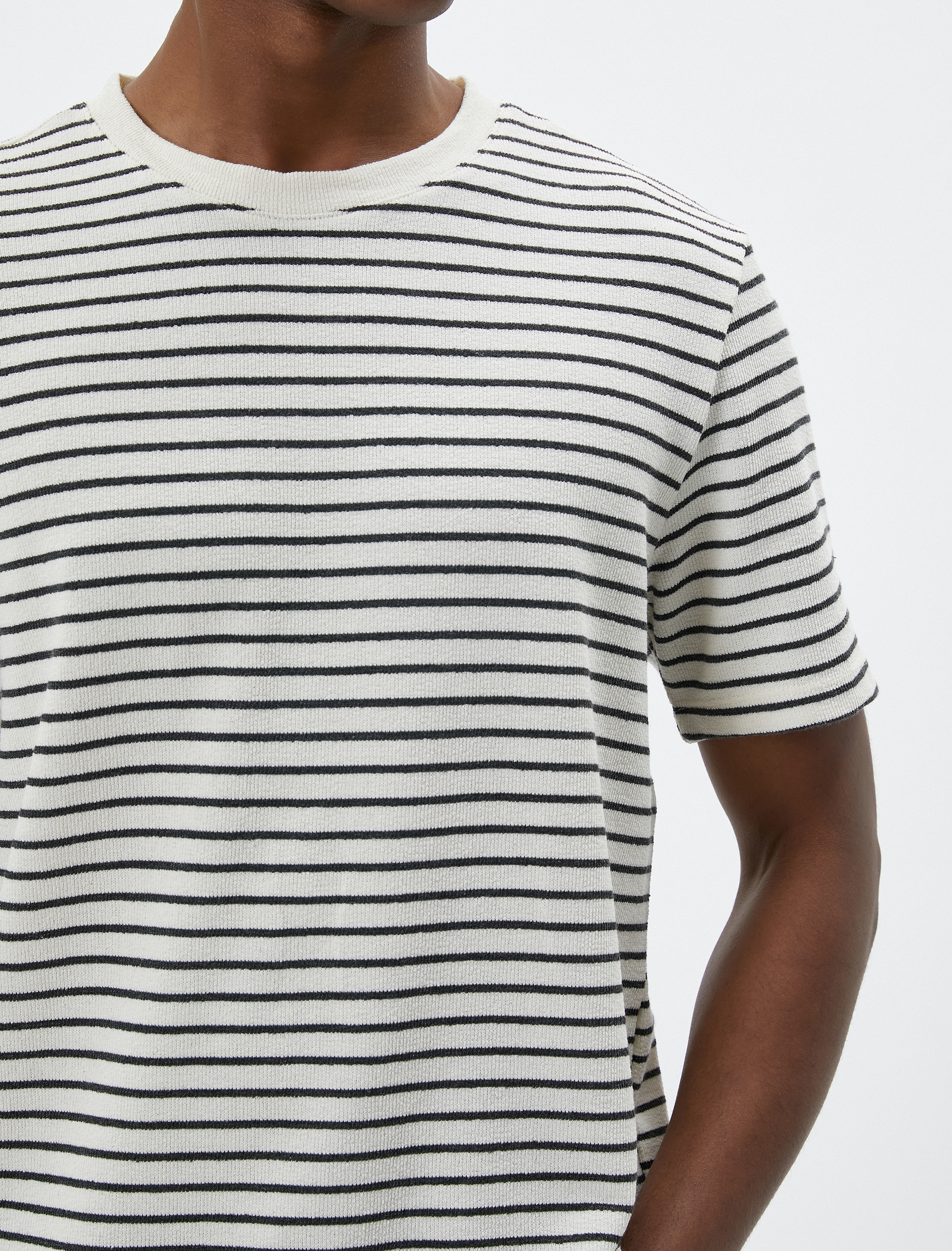   Basic Tişört Bisiklet Yaka Kısa Kollu Dokulu