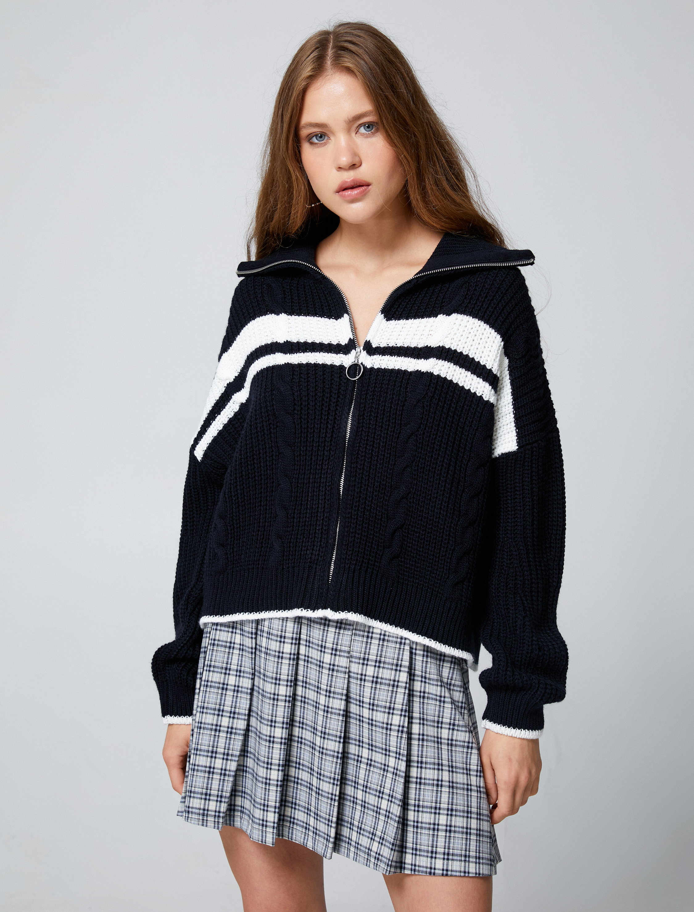   Fermuarlı Hırka Saç Örgüsü Motifli Dik Yaka