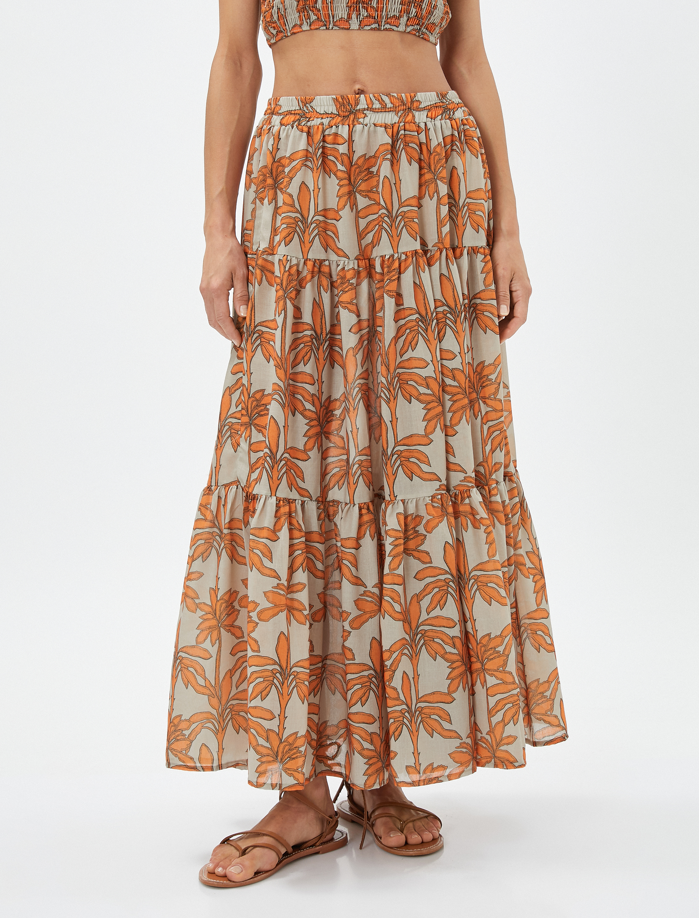   Melis Ağazat X Koton - Yırtmaçlı Çiçekli Katlı Midi Etek