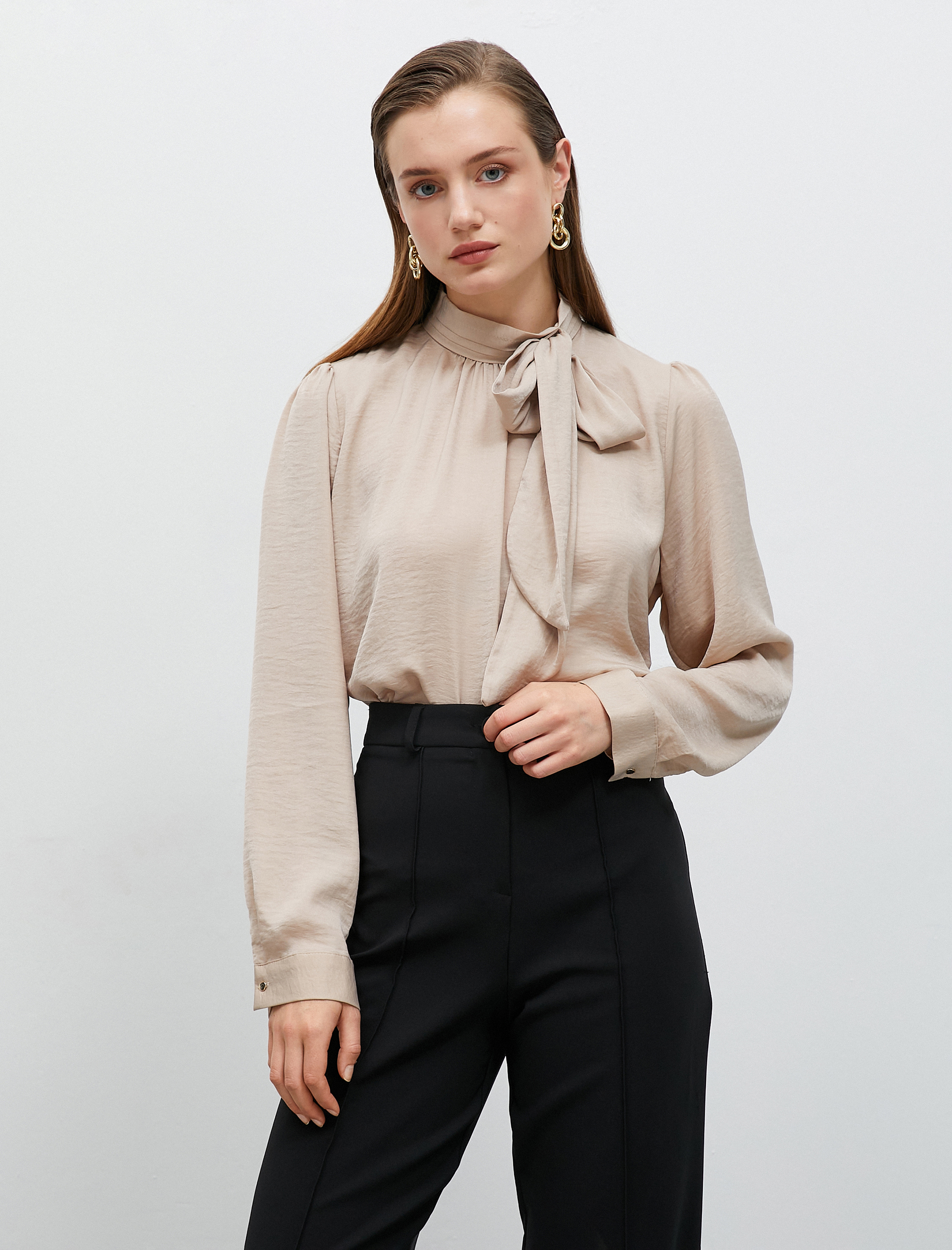   Fiyonk Detaylı Bluz Uzun Kollu