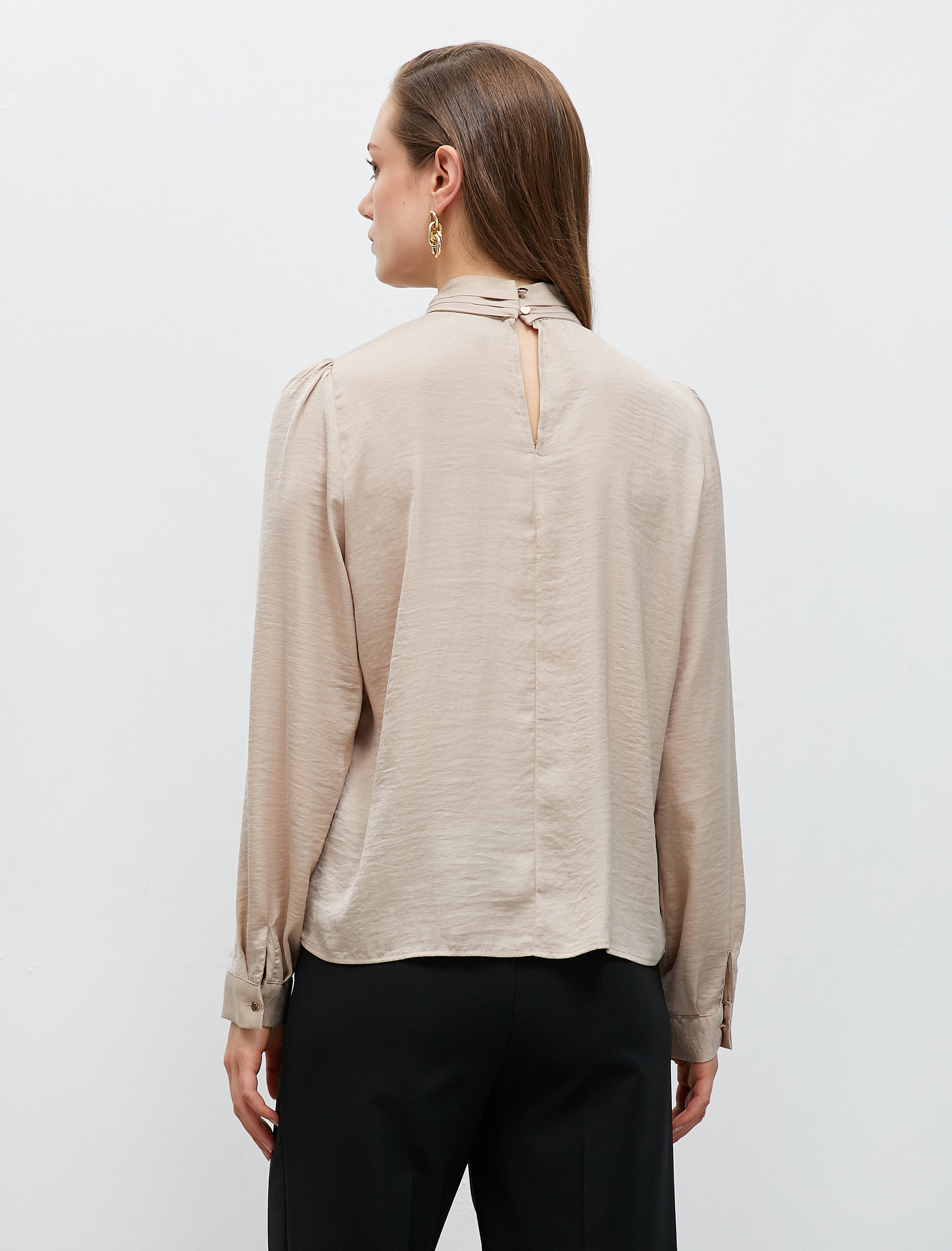   Fiyonk Detaylı Bluz Uzun Kollu