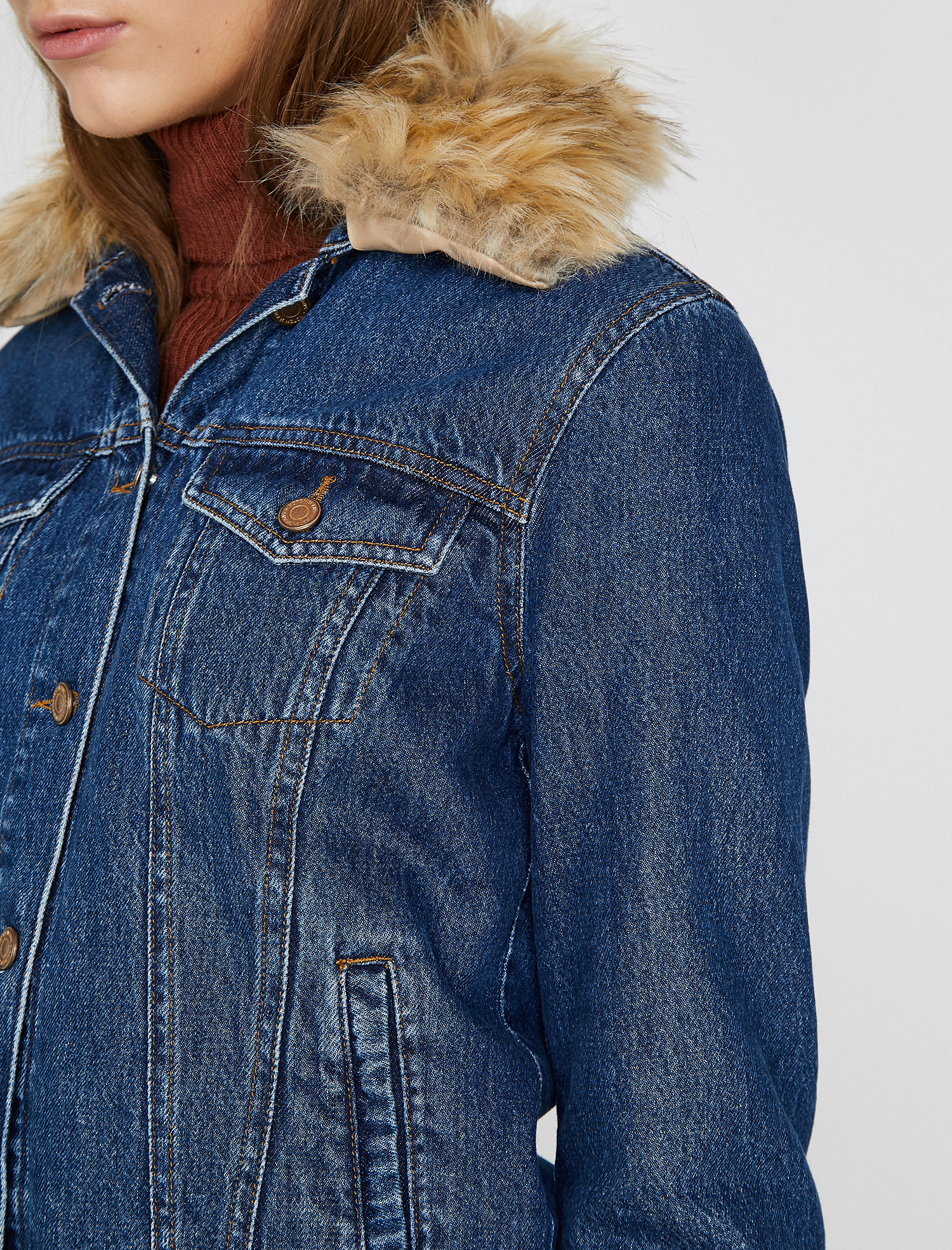 Yakası Suni Kürklü Jean Mont
