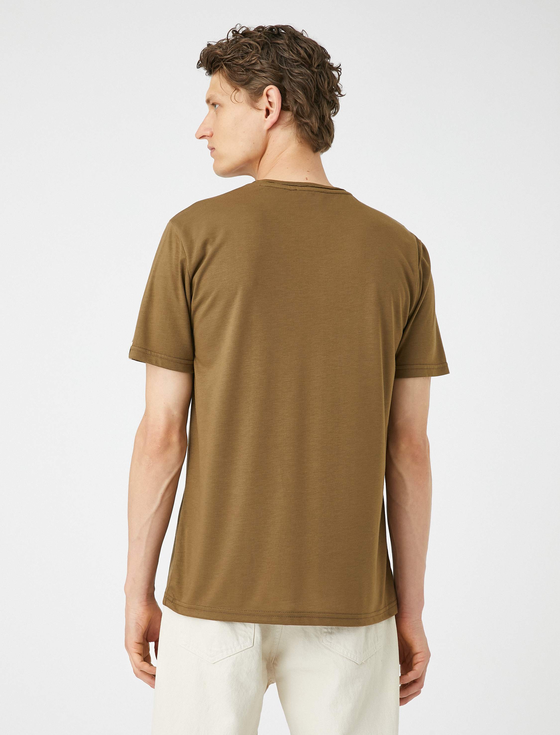   Basic Tişört Bisiklet Yaka Kısa Kollu Etiket Detaylı