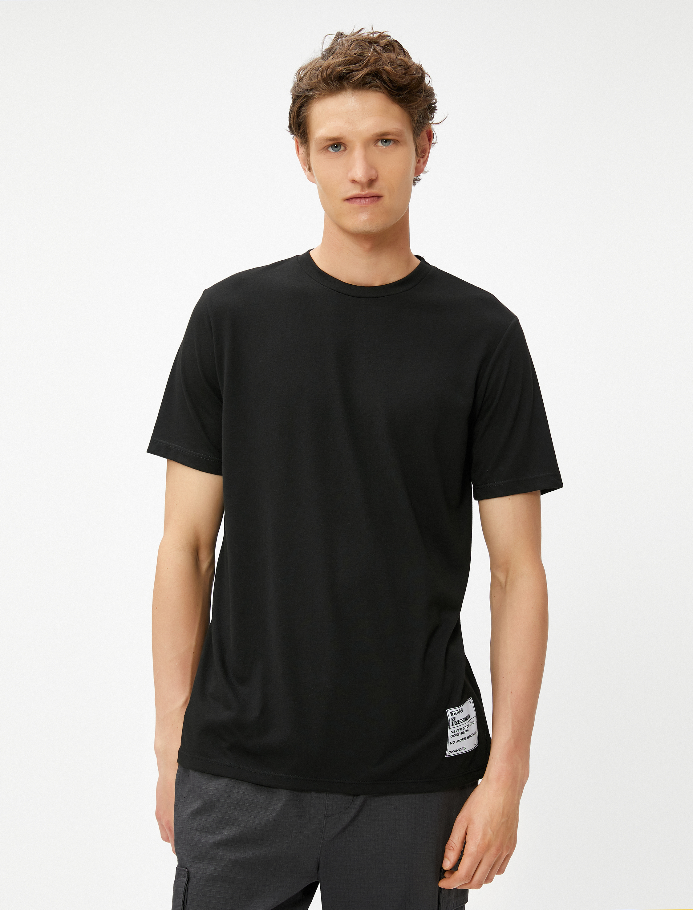   Basic Tişört Etiket Detaylı Bisiklet Yaka Viskon Karışımlı