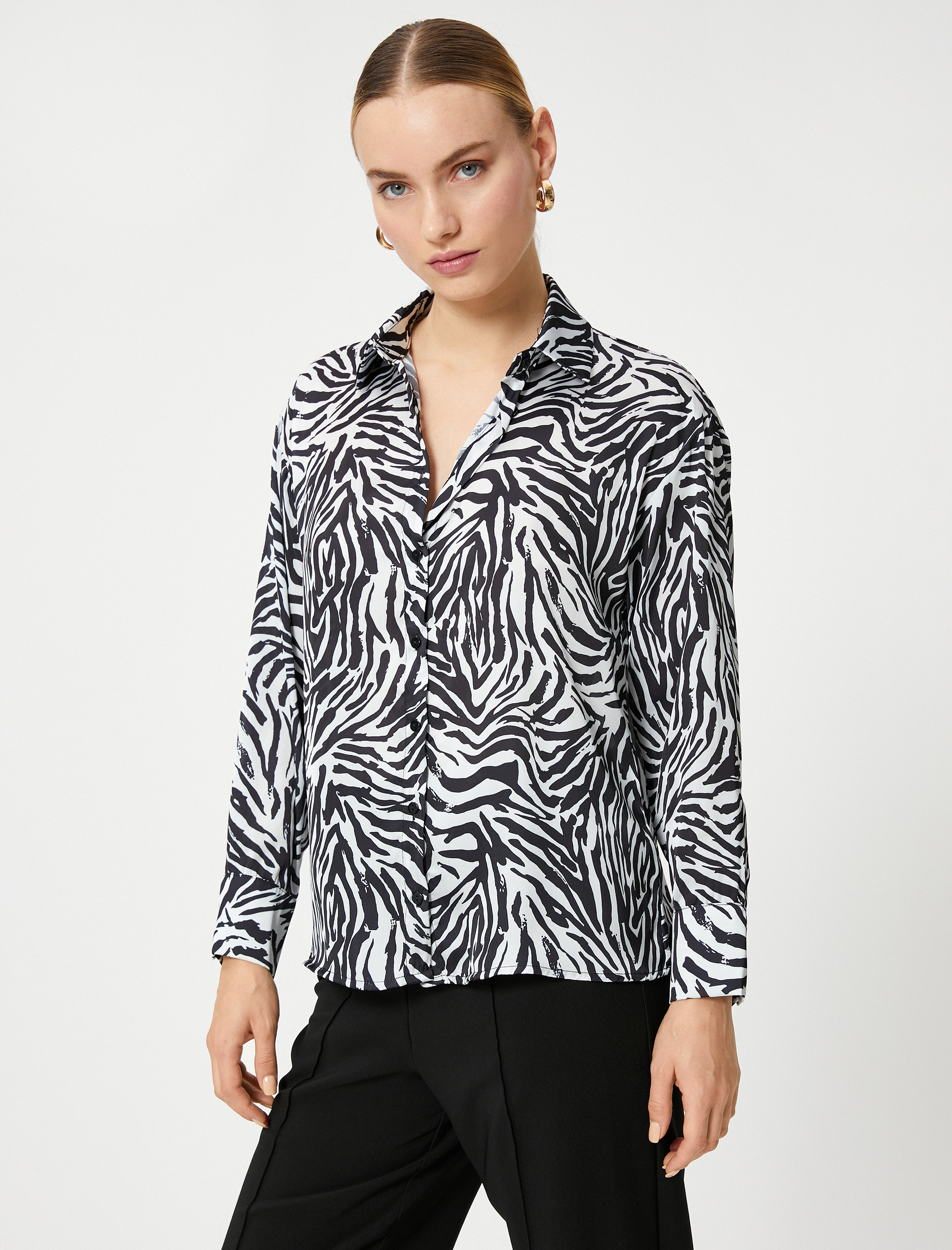   Uzun Kollu Gömlek Düğmeli