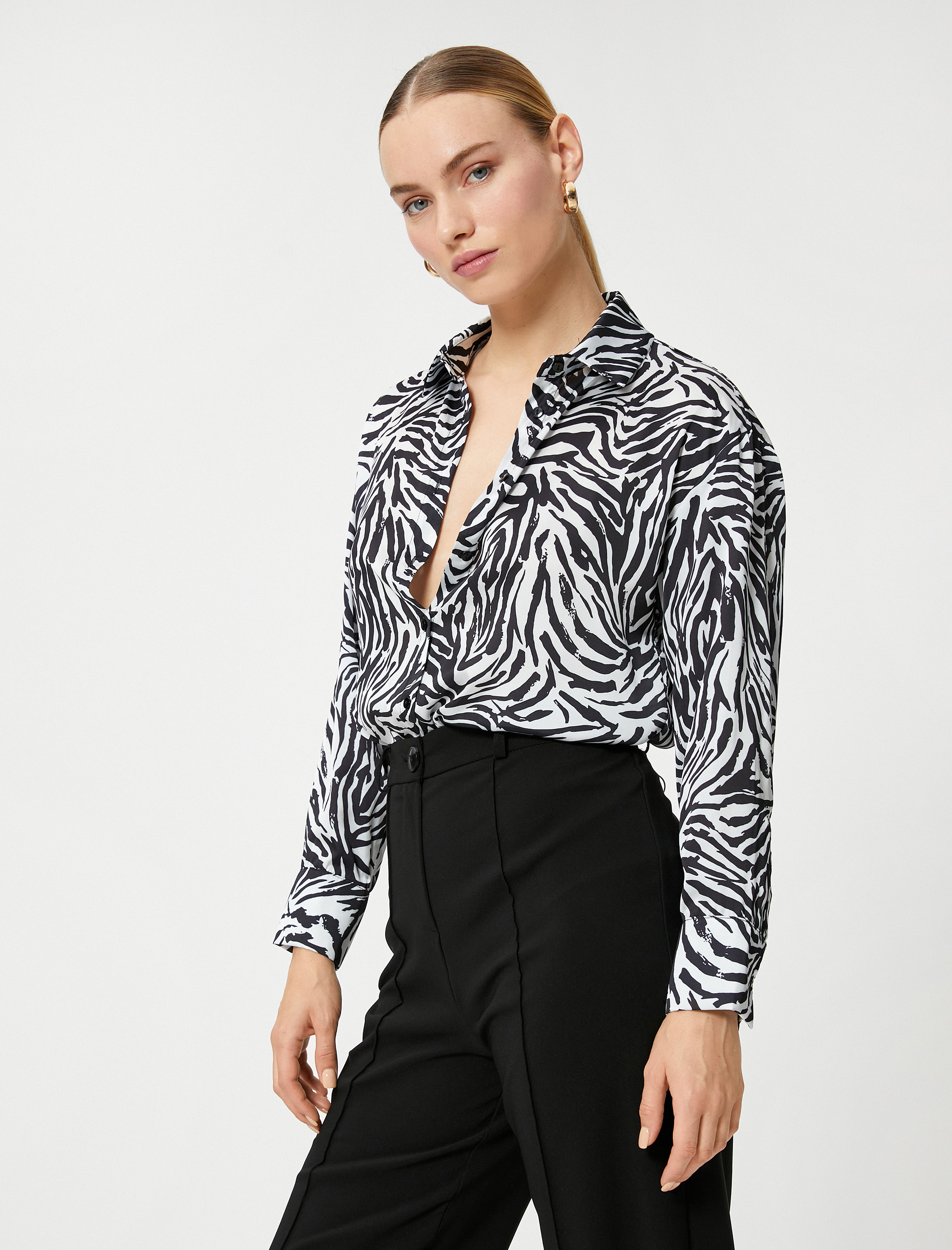   Uzun Kollu Gömlek Düğmeli