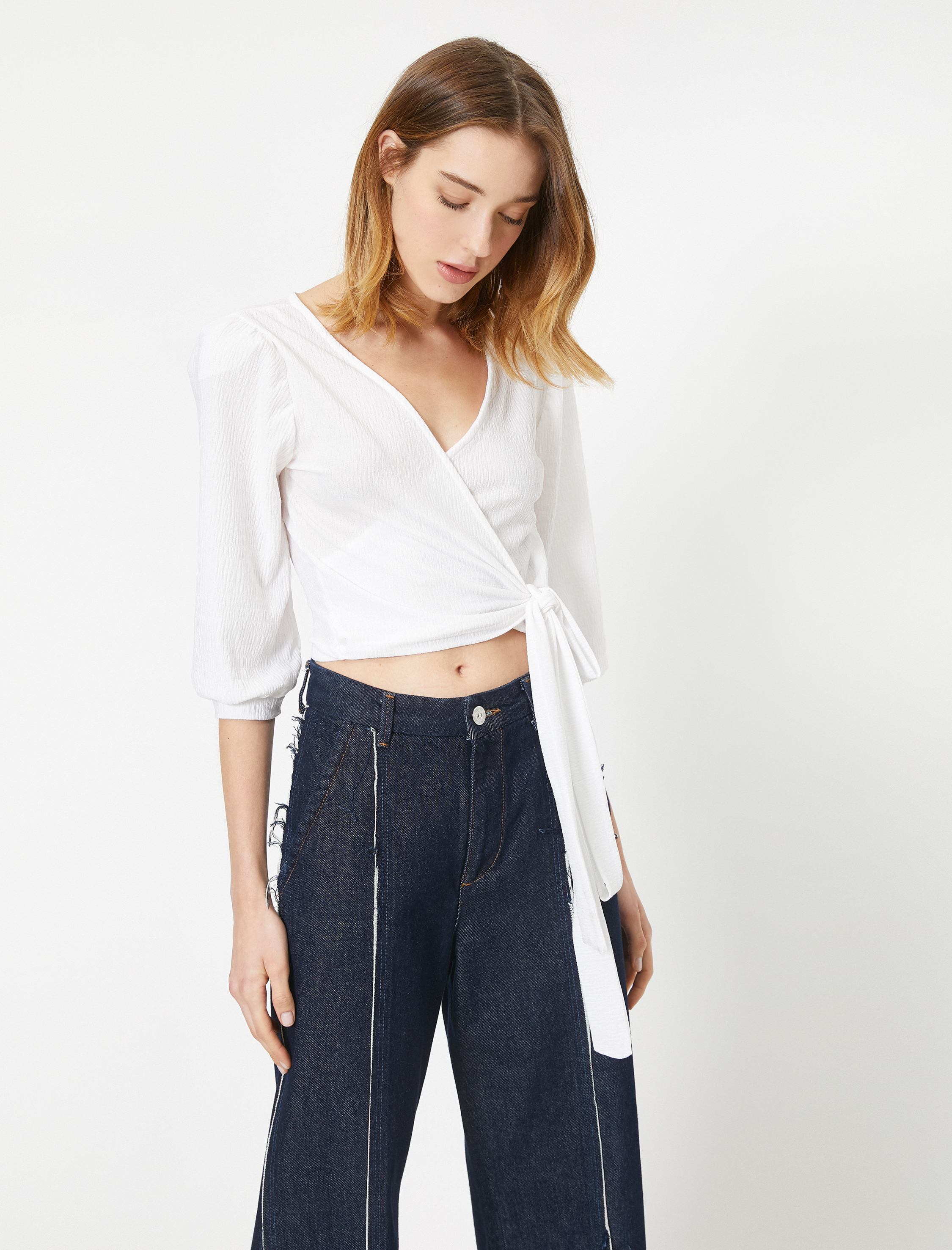   V Yaka Kısa Kollu Beli Bağlamalı Tişört