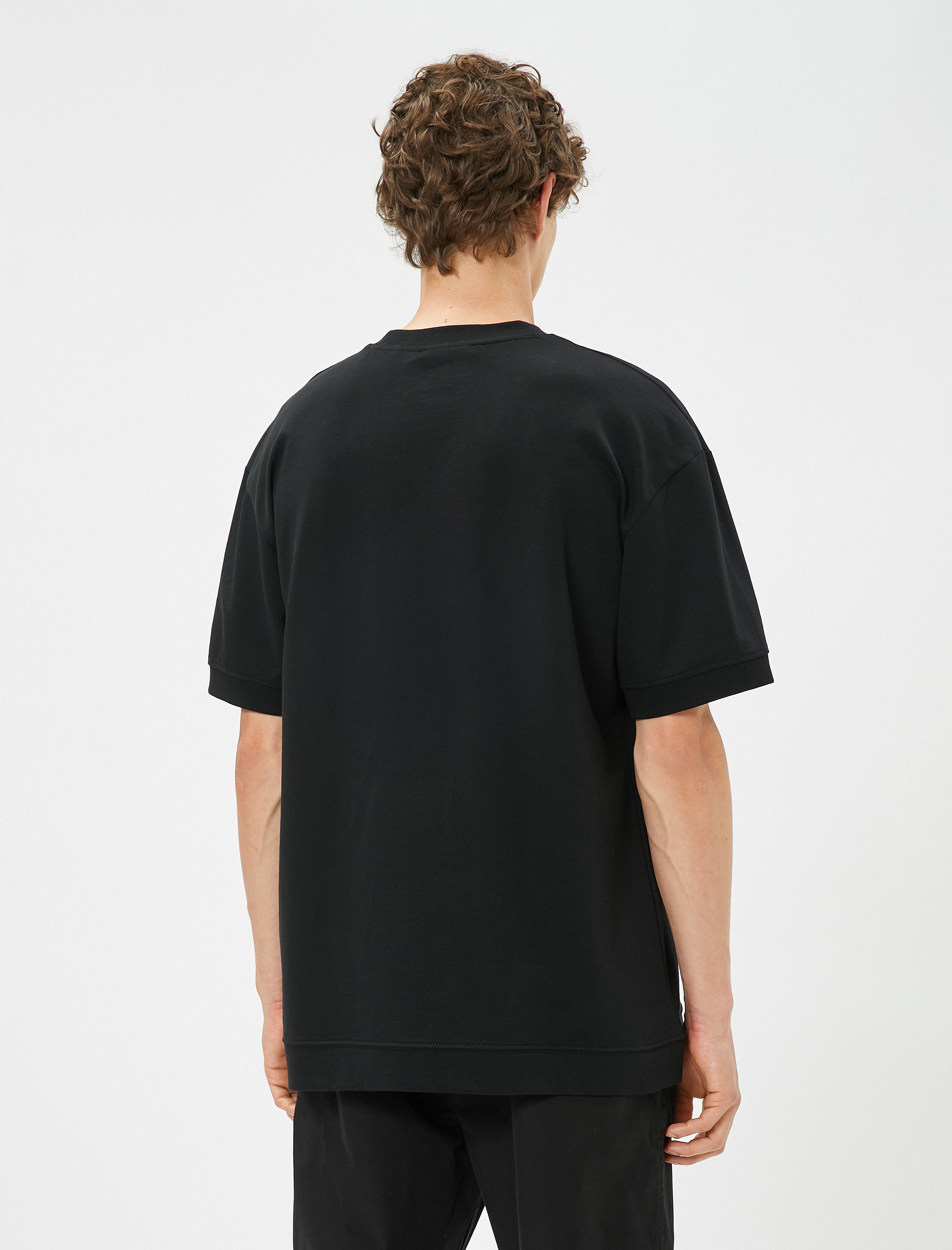   Basic Oversize Tişört Bisiklet Yaka Dikiş Detaylı Pamuklu