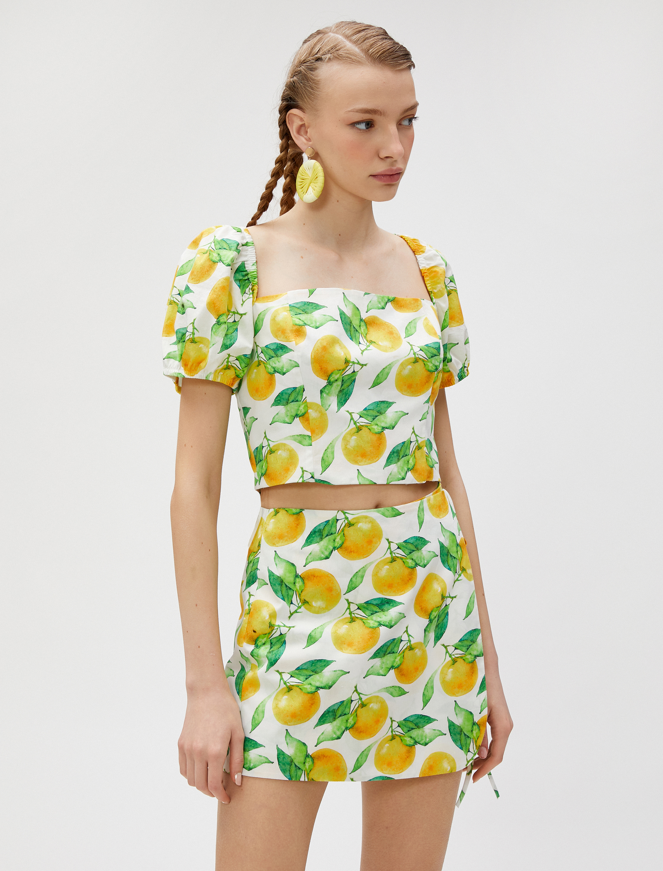   Meyve Baskılı Crop Bluz Kısa Balon Kollu Kare Yaka Pamuklu