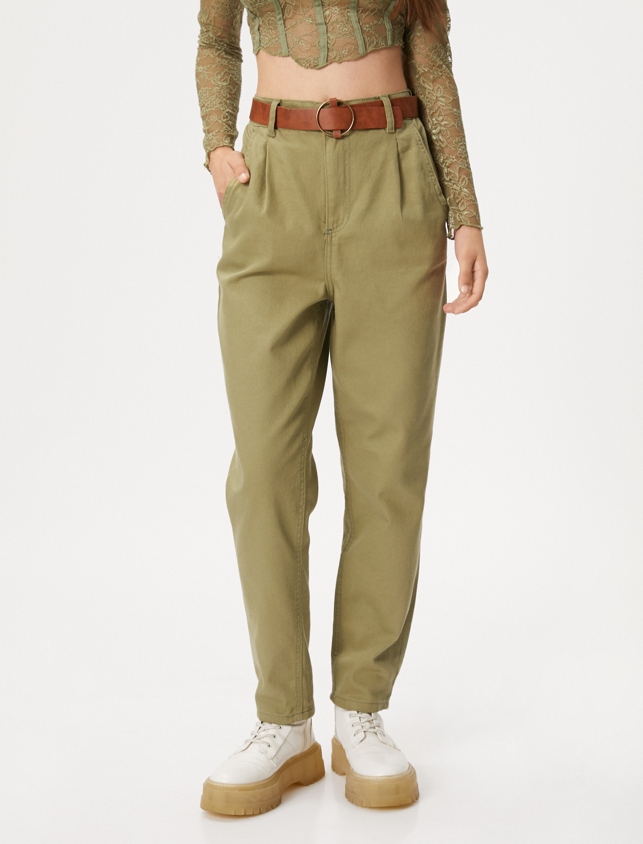   Havuç Pantolon Gabardin Kumaş Kemer Detaylı Hafif Daralan Paça Cepli