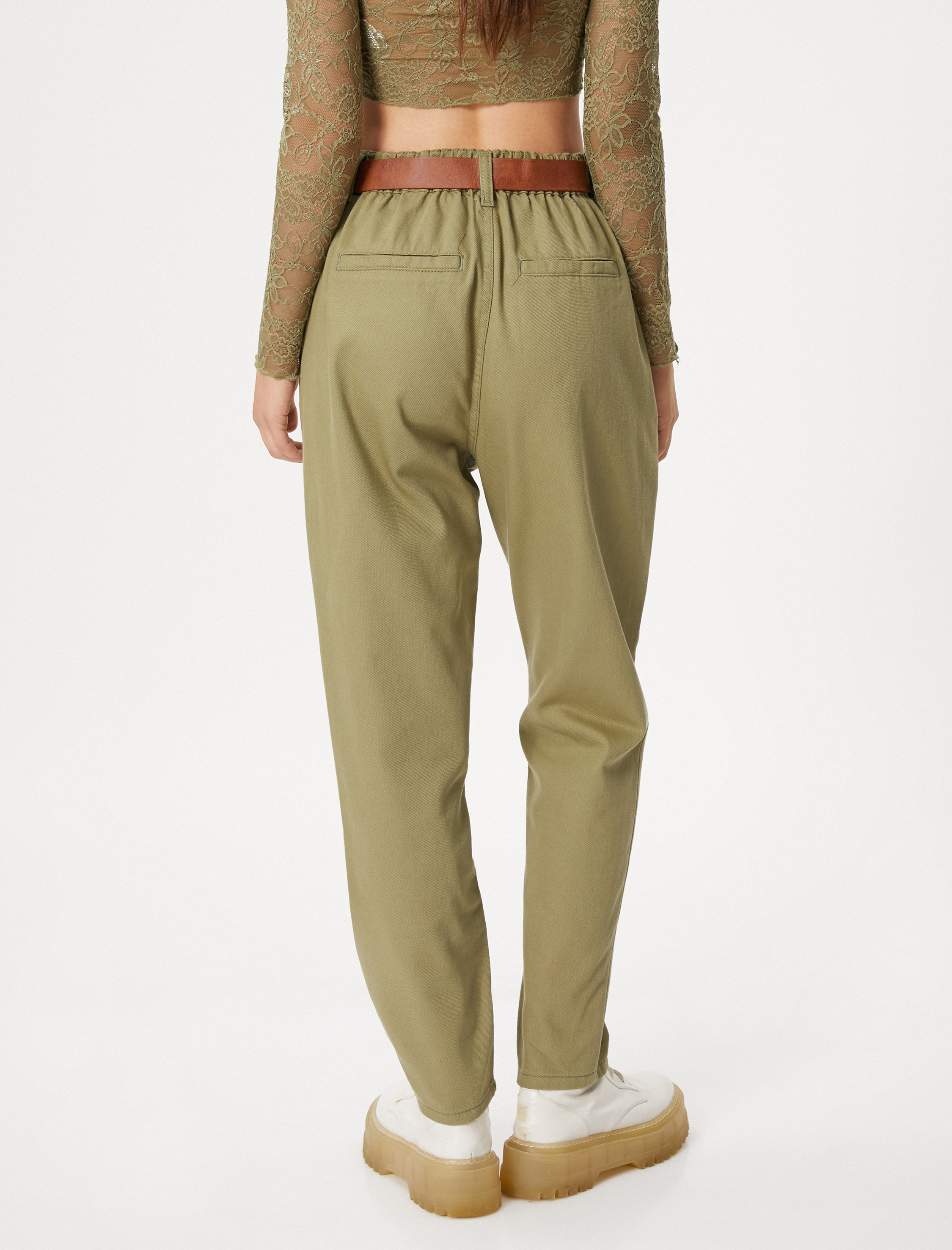   Havuç Pantolon Gabardin Kumaş Kemer Detaylı Hafif Daralan Paça Cepli