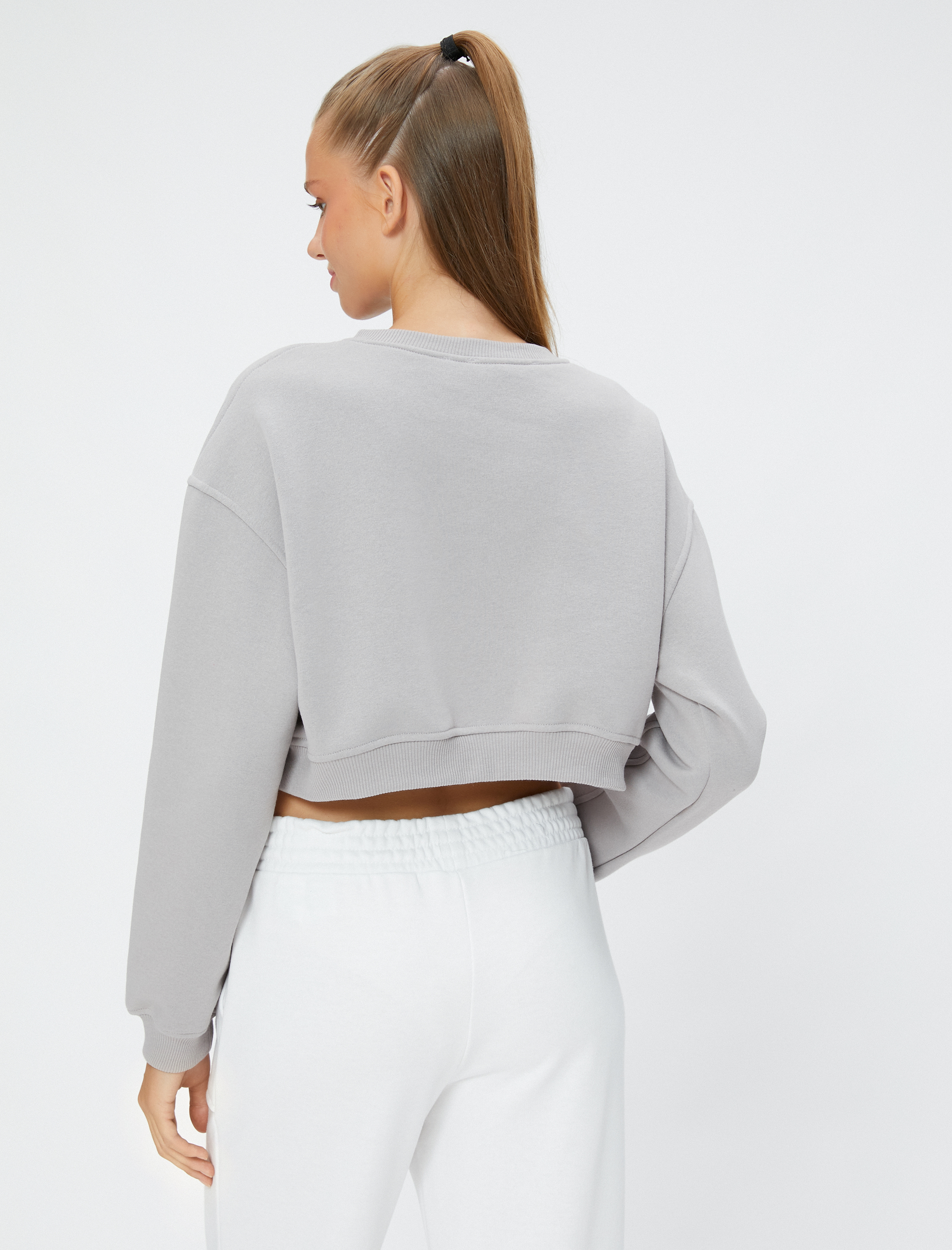 Şardonlu Crop Sweatshirt Slogan Baskılı Rahat Kesim Uzun Kollu