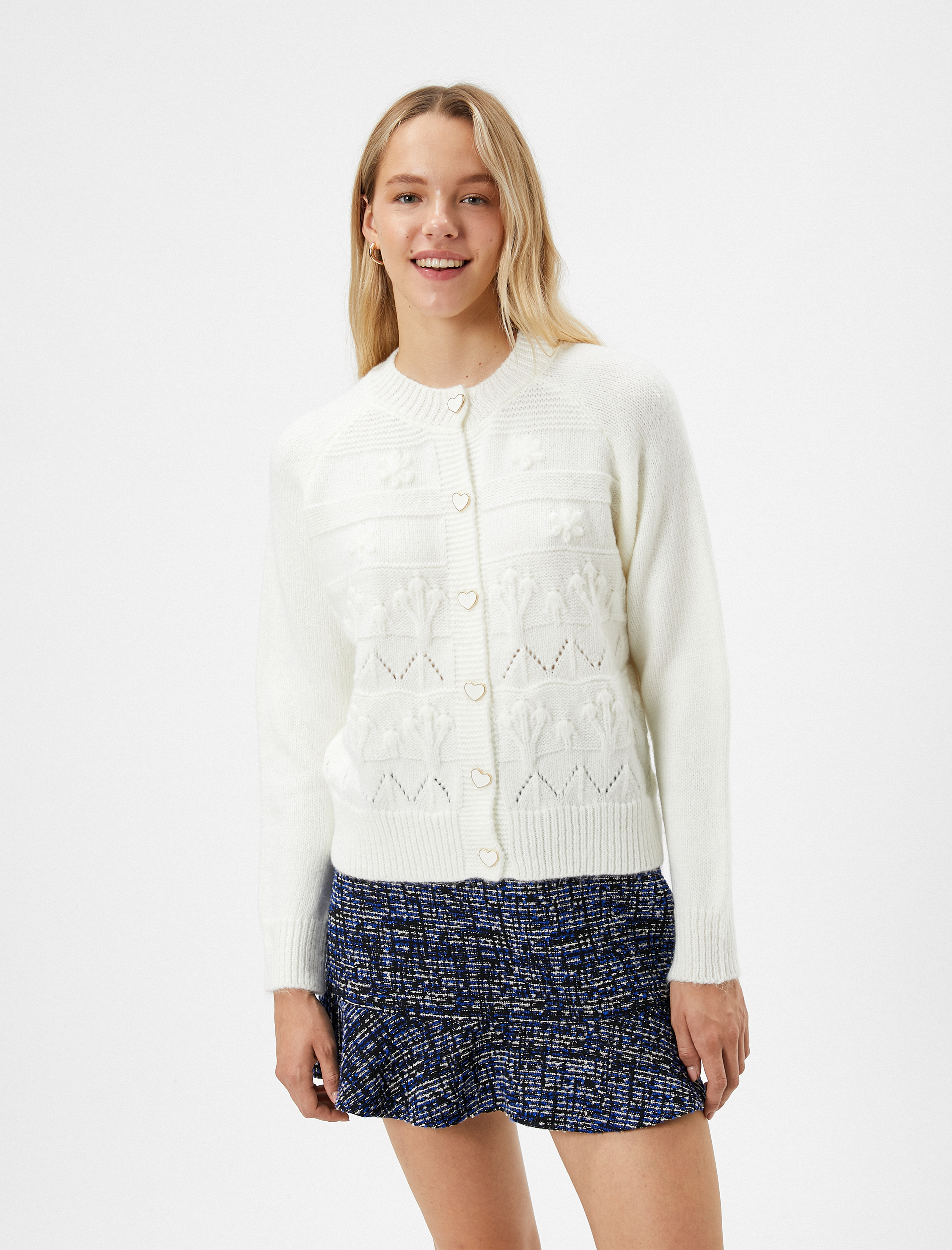   Hırka Kalp Düğmeli Yumuşak Dokulu Yuvarlak Yaka Uzun Kollu