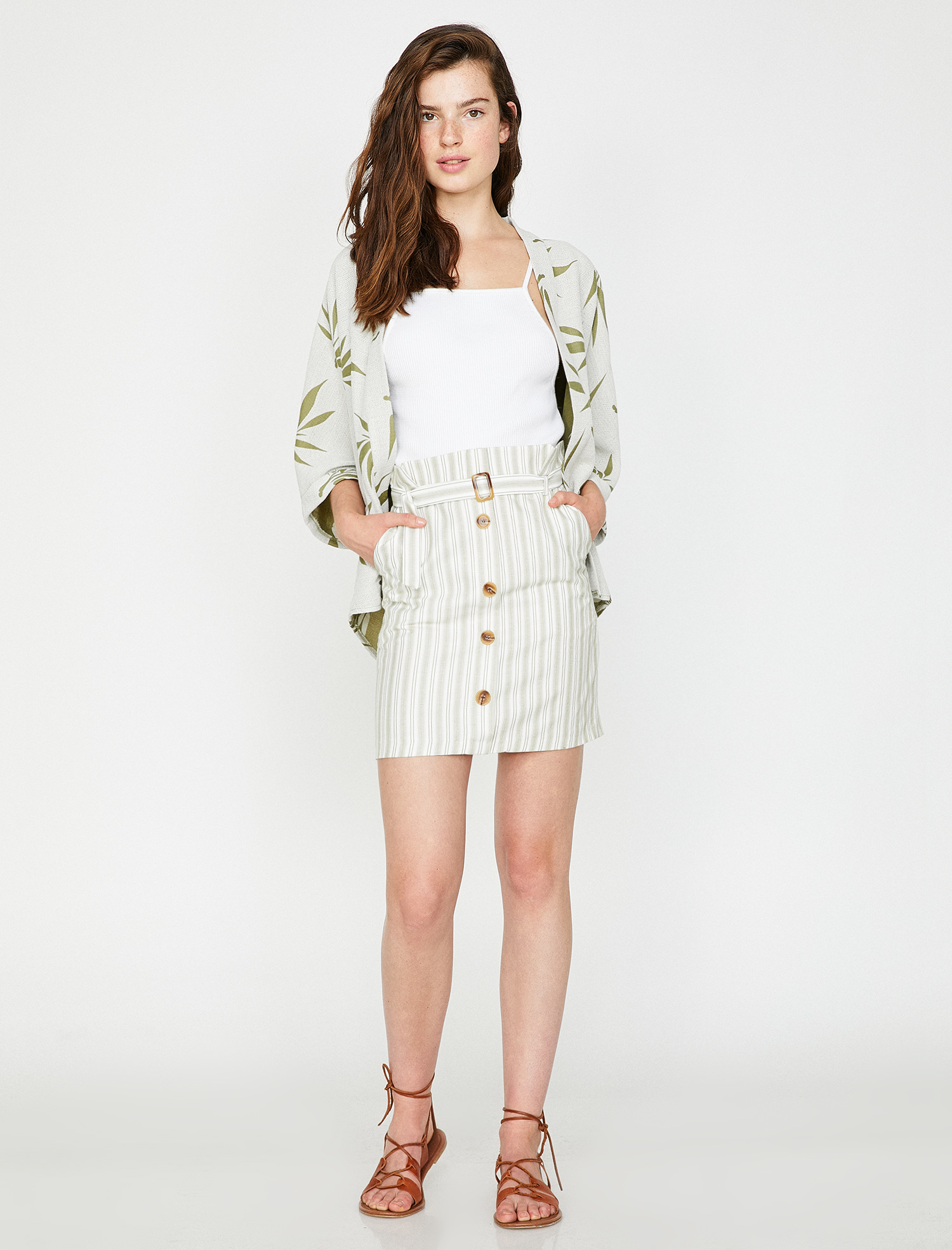   Düğme Detaylı Etek